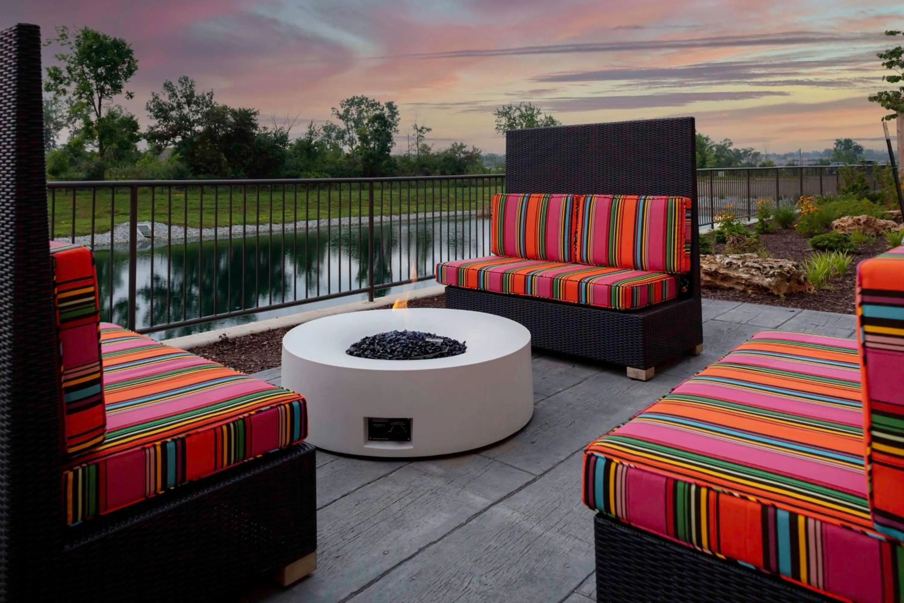 Patio in Hilton Garden Inn By Hilton Fort Wayne North