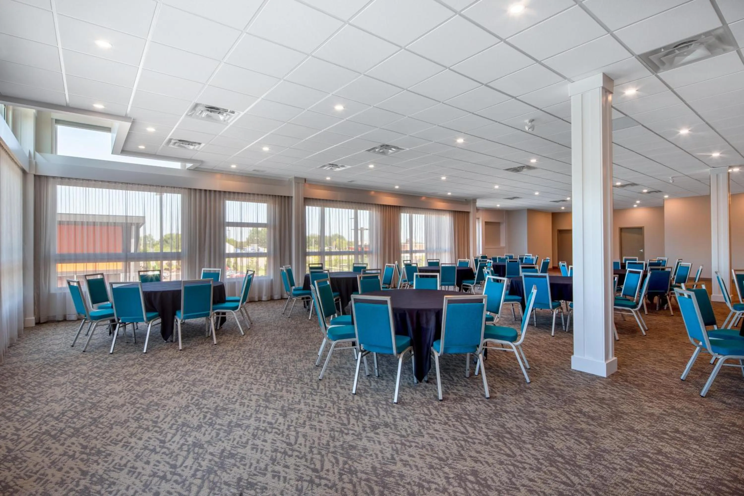 Meeting/conference room in Hampton Inn & Suites Edmonton St. Albert, Ab