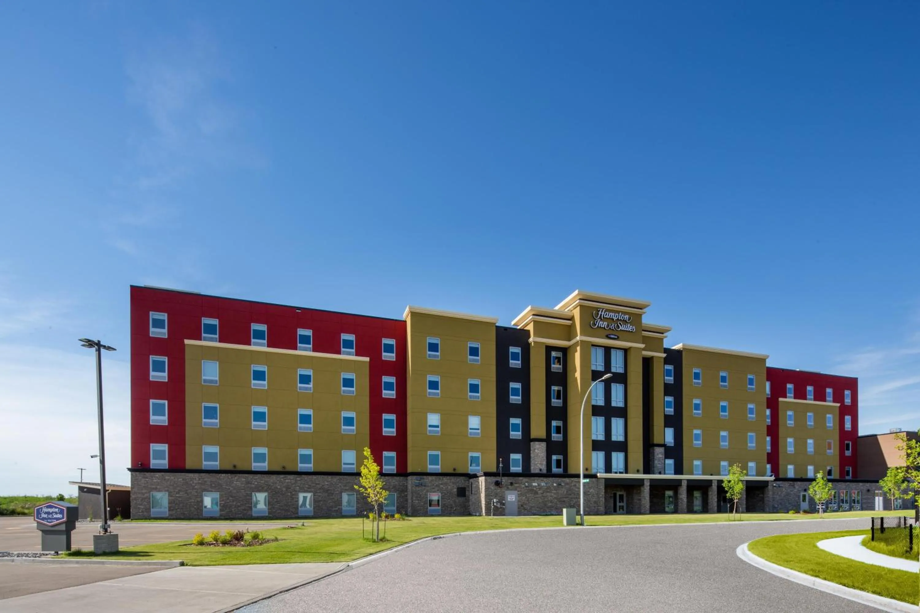Property building in Hampton Inn & Suites Edmonton St. Albert, Ab