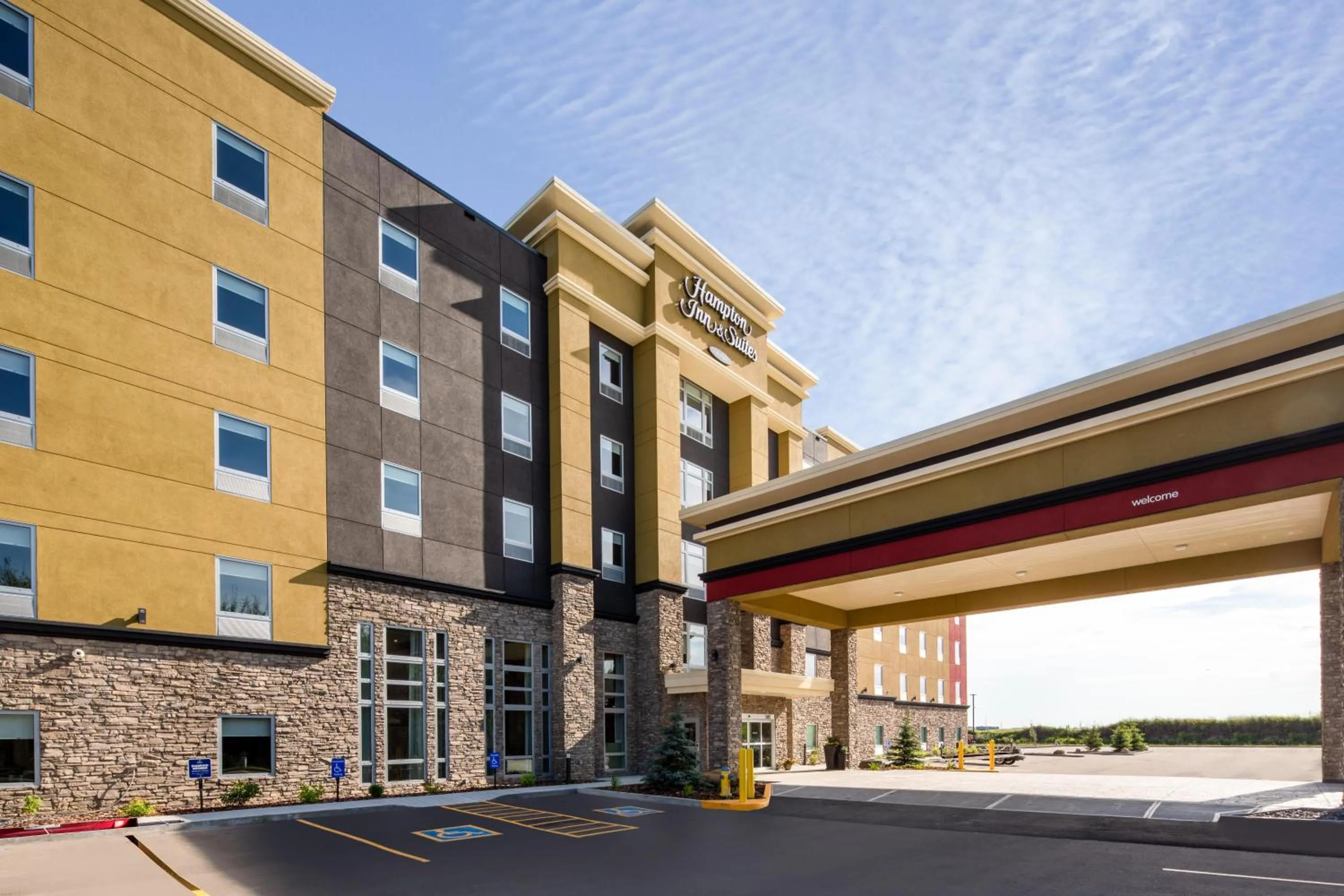 Property building in Hampton Inn & Suites Edmonton St. Albert, Ab