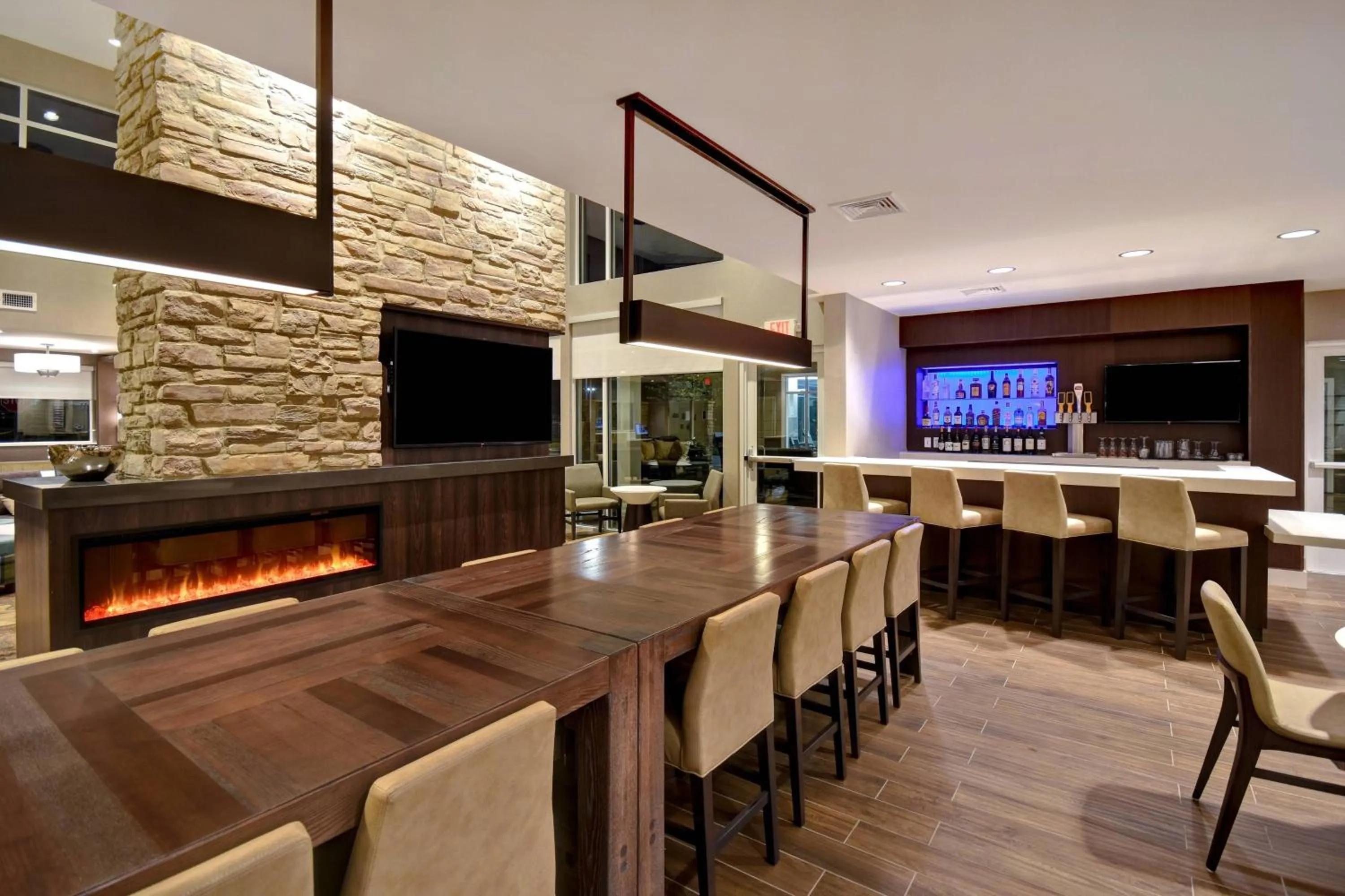 Lounge or bar in Residence Inn Middletown Goshen