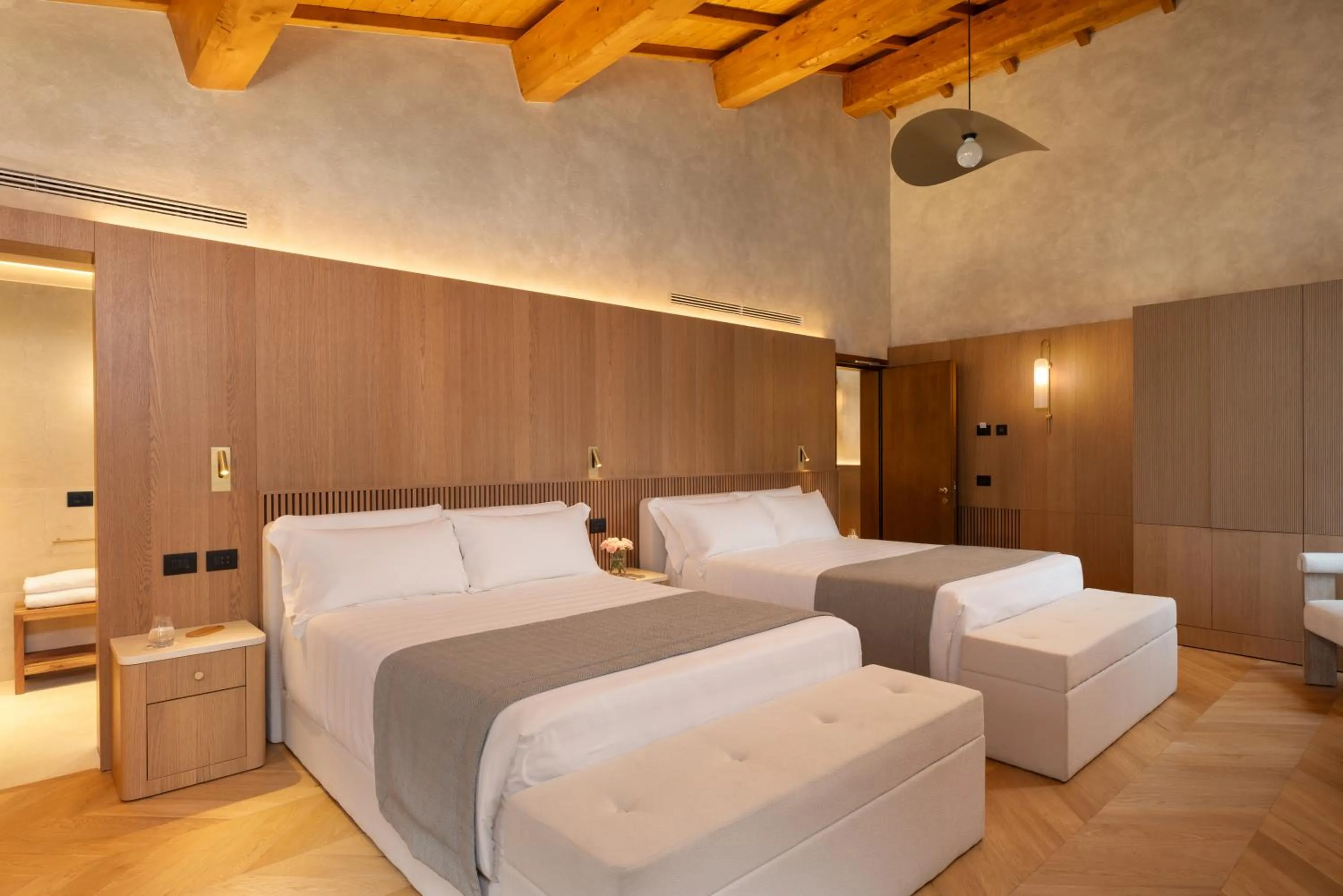 Bed in Villa Petriolo - Small Luxury Hotels of the World