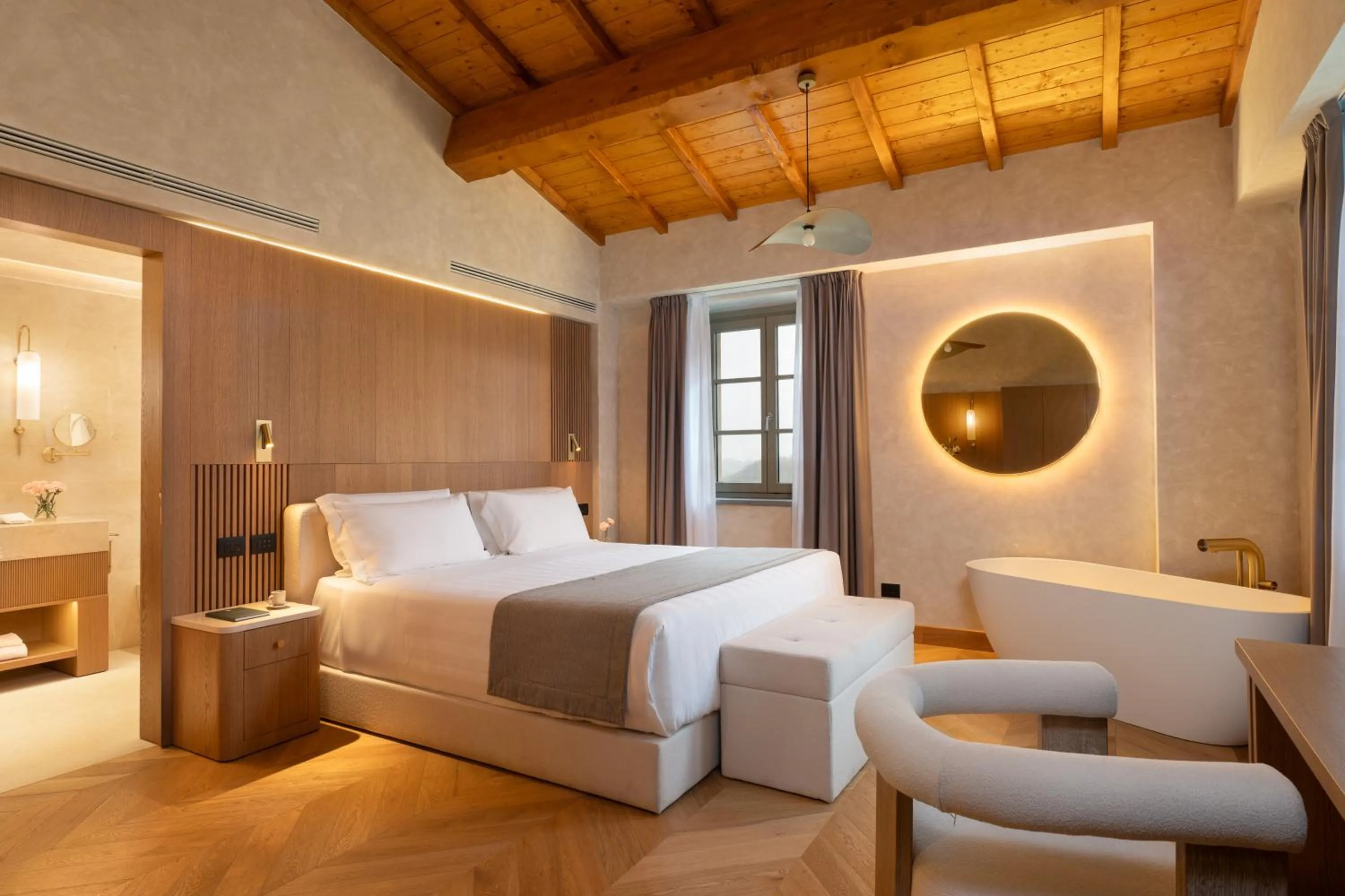 Bed in Villa Petriolo - Small Luxury Hotels of the World