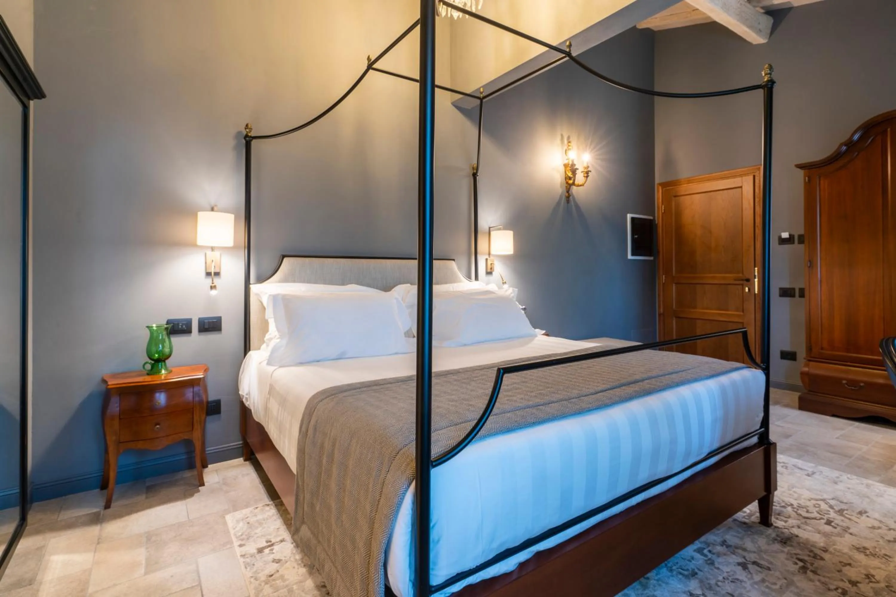 Bedroom, Bed in Villa Petriolo - Small Luxury Hotels of the World