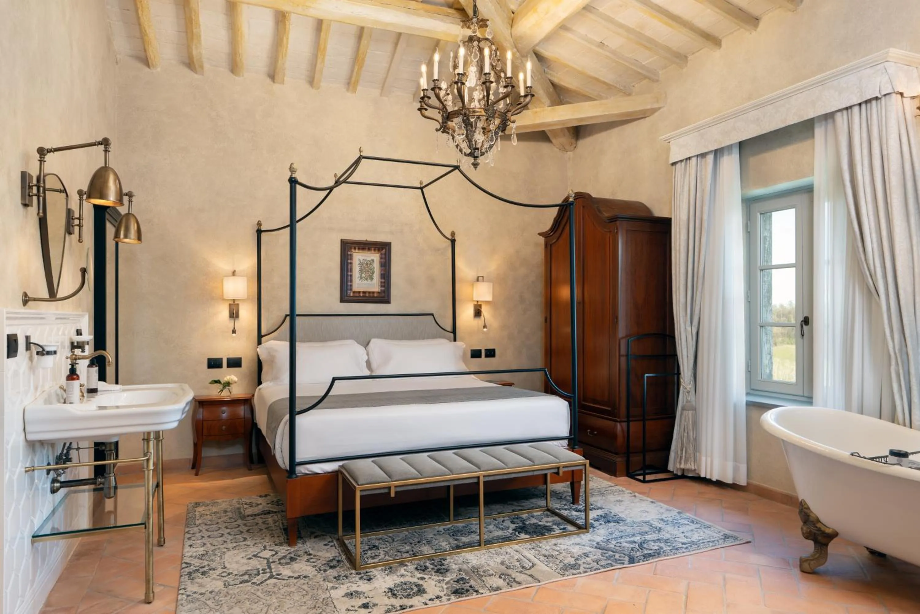 Bed in Villa Petriolo - Small Luxury Hotels of the World