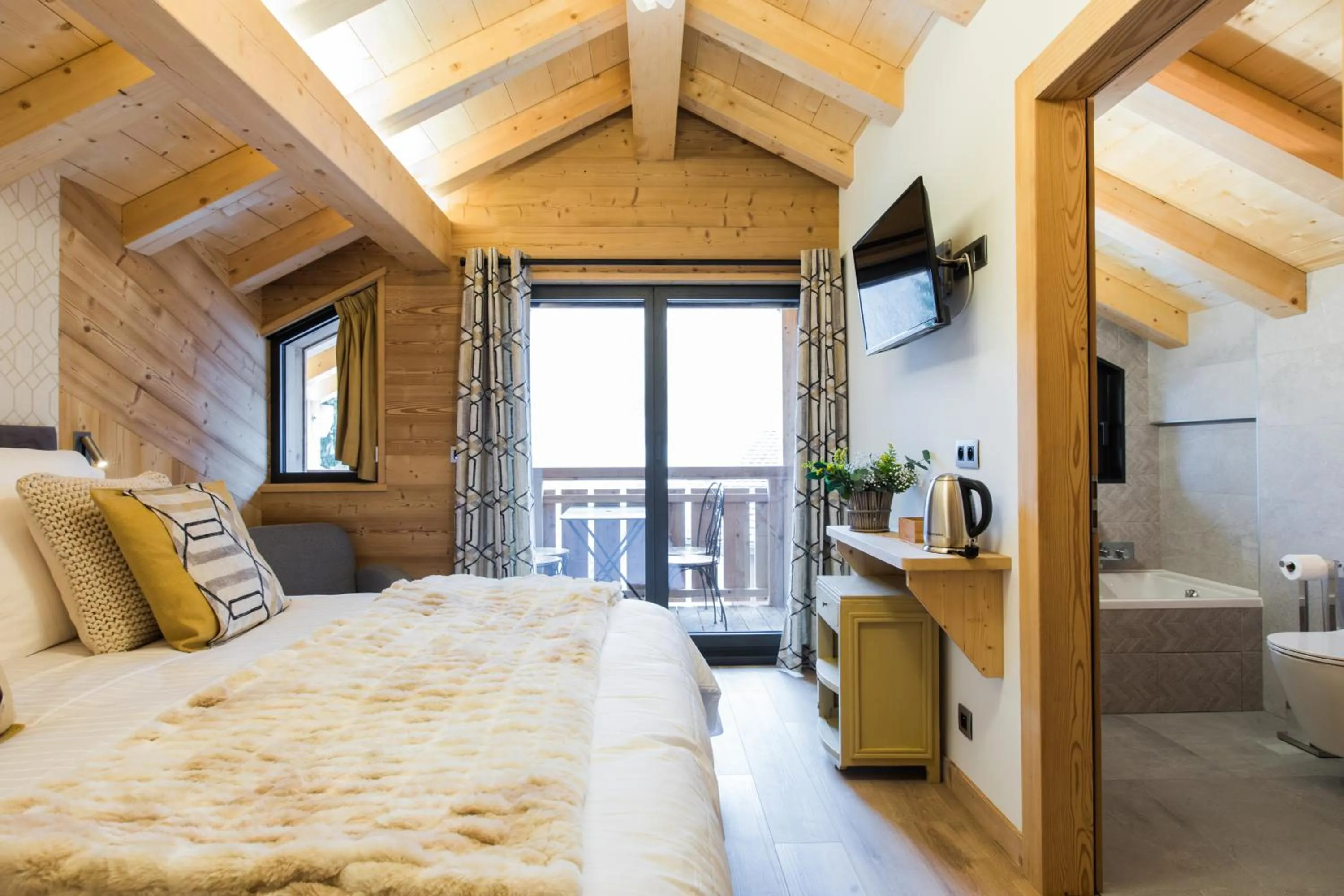 Bedroom, Bed in Chalet sur les monts Morzine