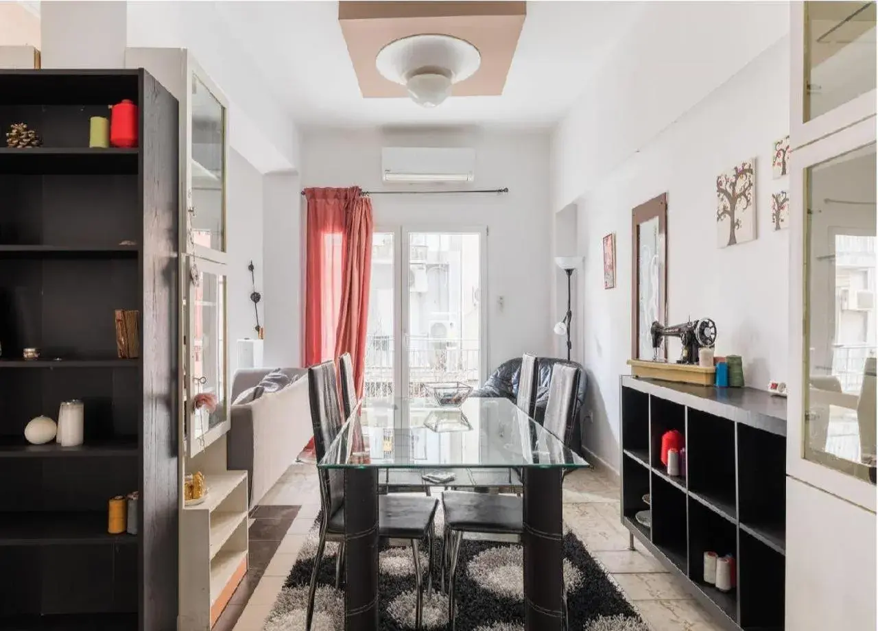 Two-Bedroom Apartment in 2BD- Perfect Location with square view Two-Bedroom Apartment in 2BD- Perfect Location with square view