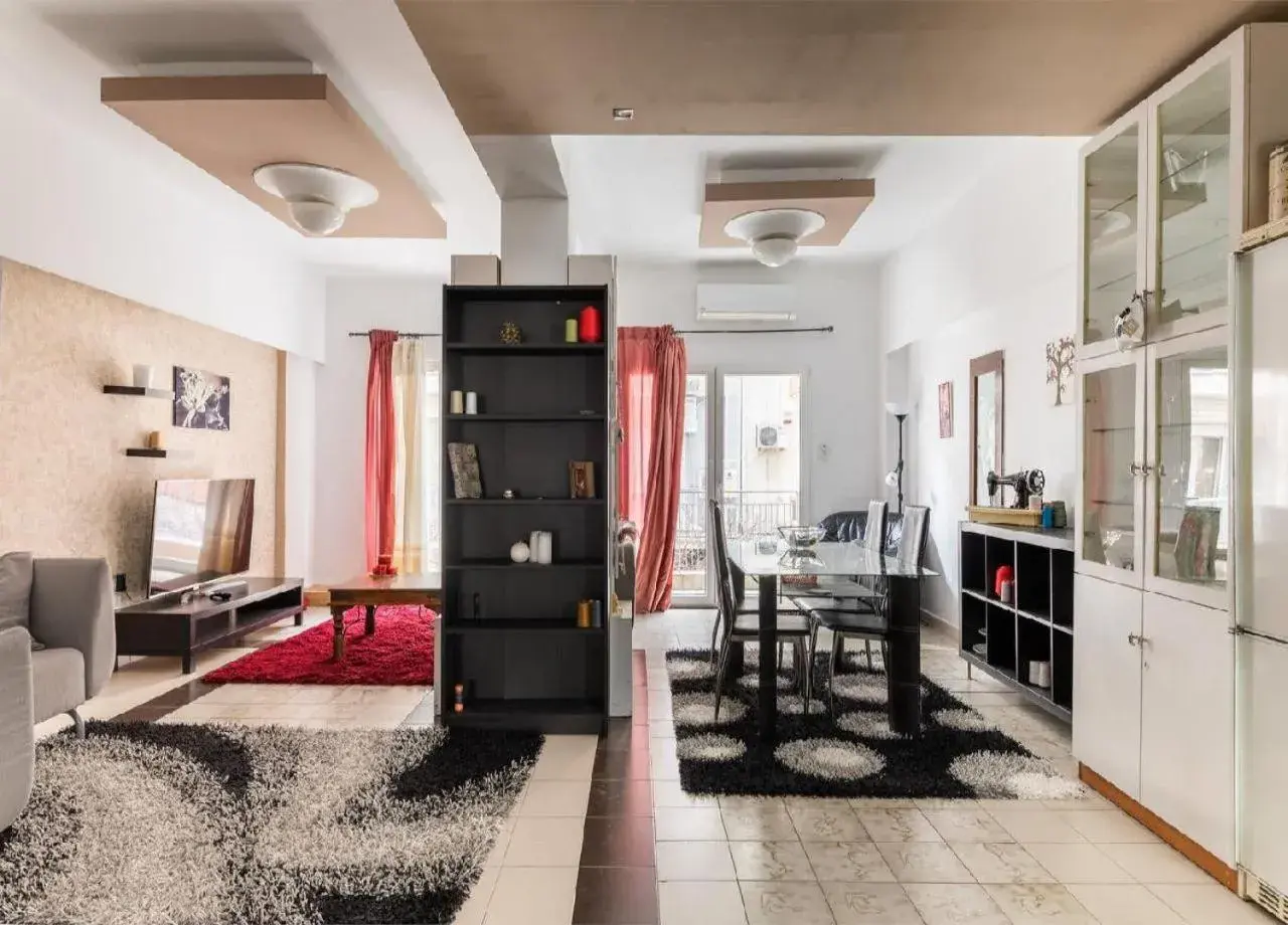 Two-Bedroom Apartment in 2BD- Perfect Location with square view Two-Bedroom Apartment in 2BD- Perfect Location with square view
