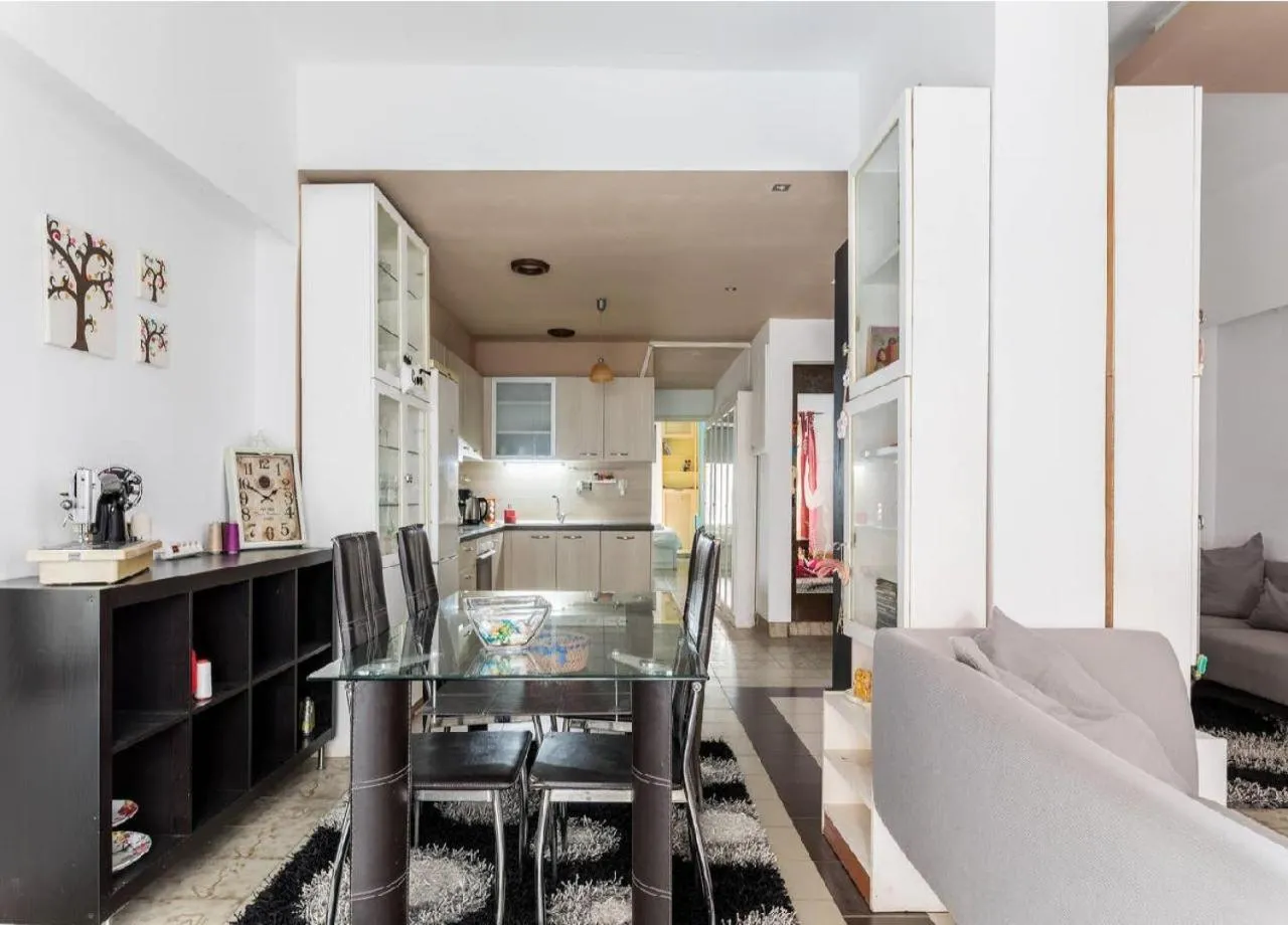 2BD- Perfect Location with square view