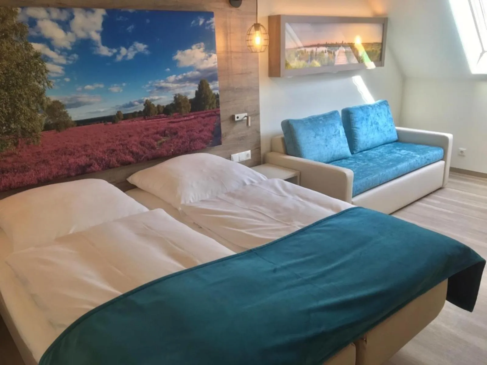 Photo of the whole room, Bed in Meyn's Apartments & Hotel