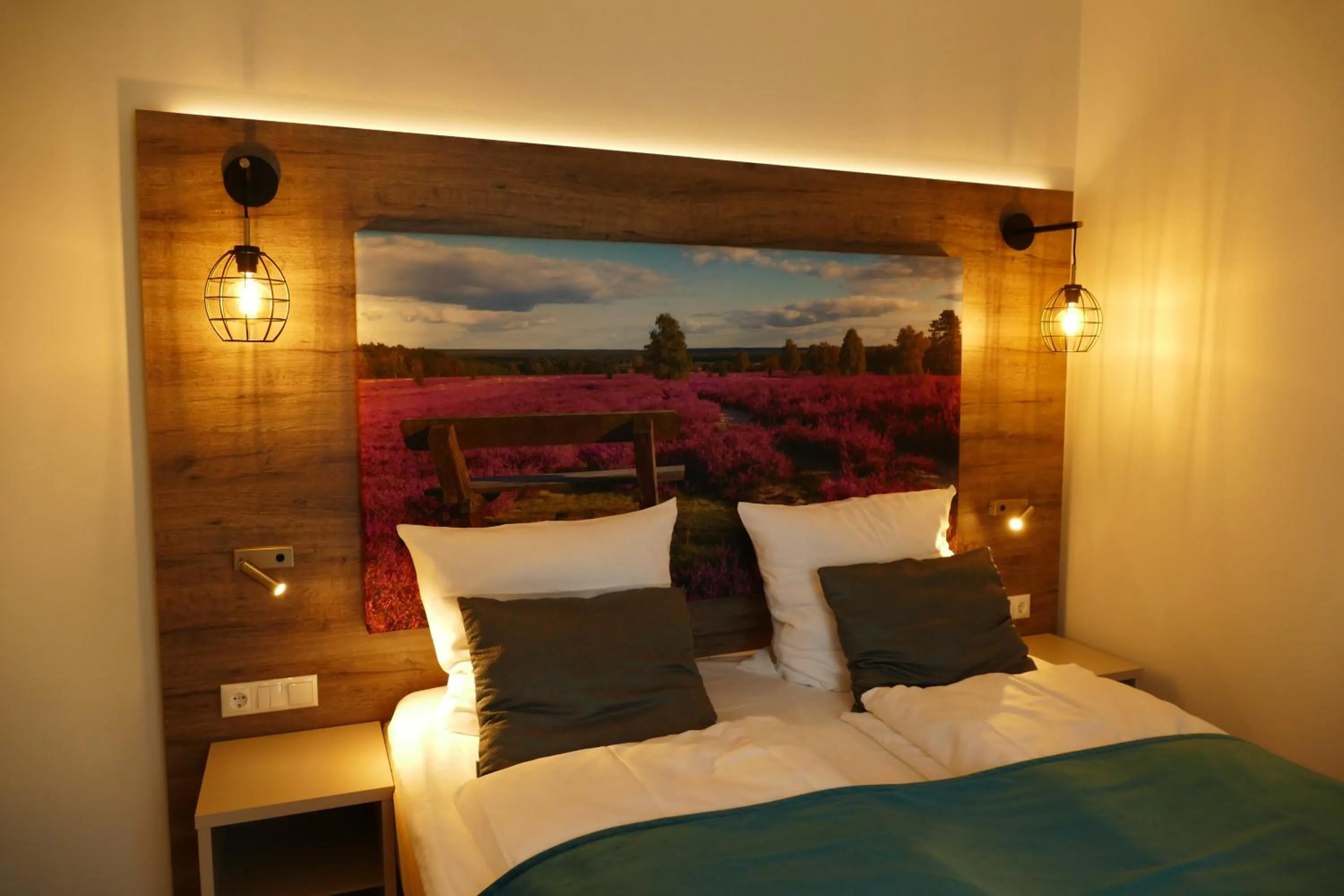 Photo of the whole room, Bed in Meyn's Apartments & Hotel