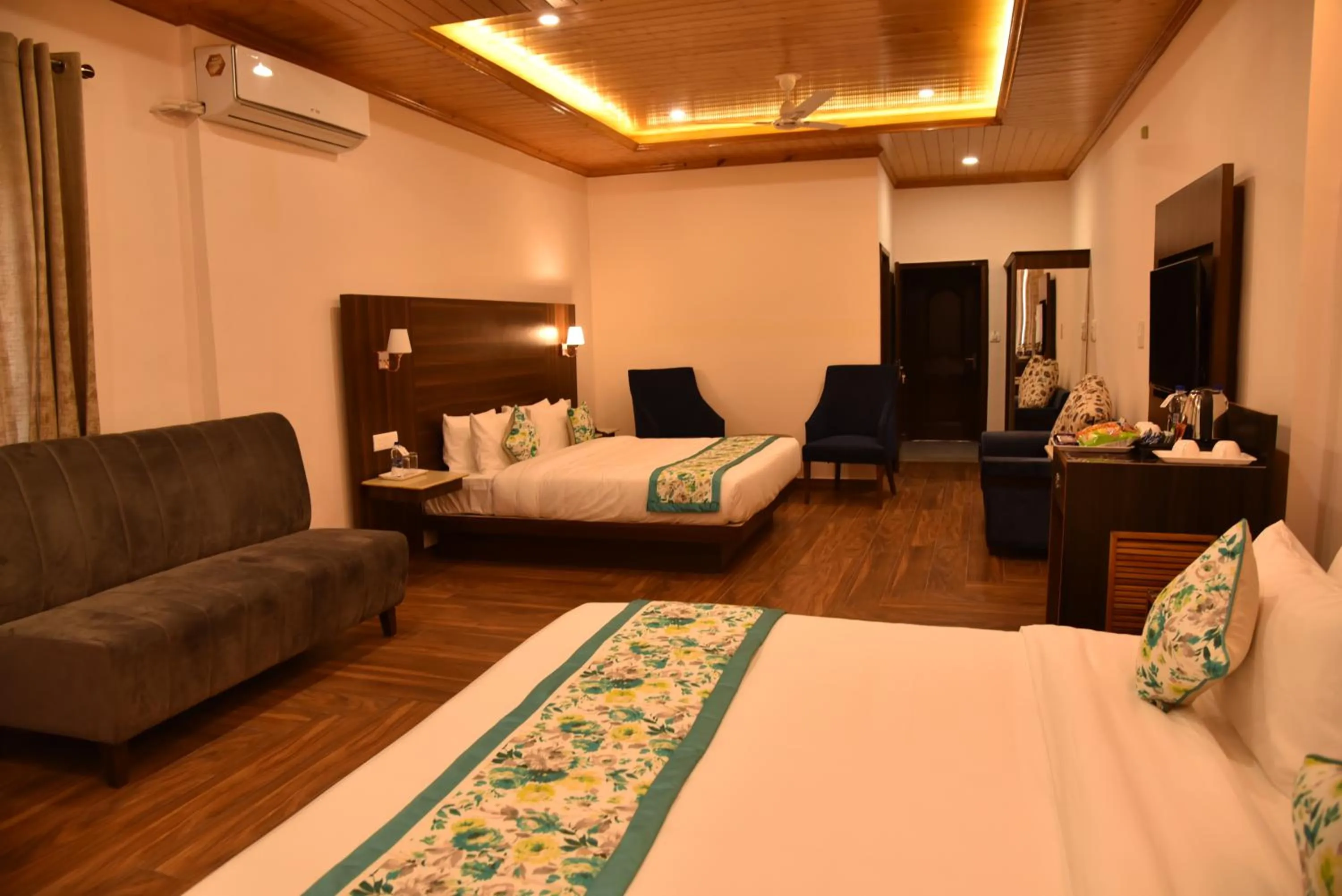 Family, Bed in Mastiff Wildcrest Dharamshala Chamunda Devi Temple