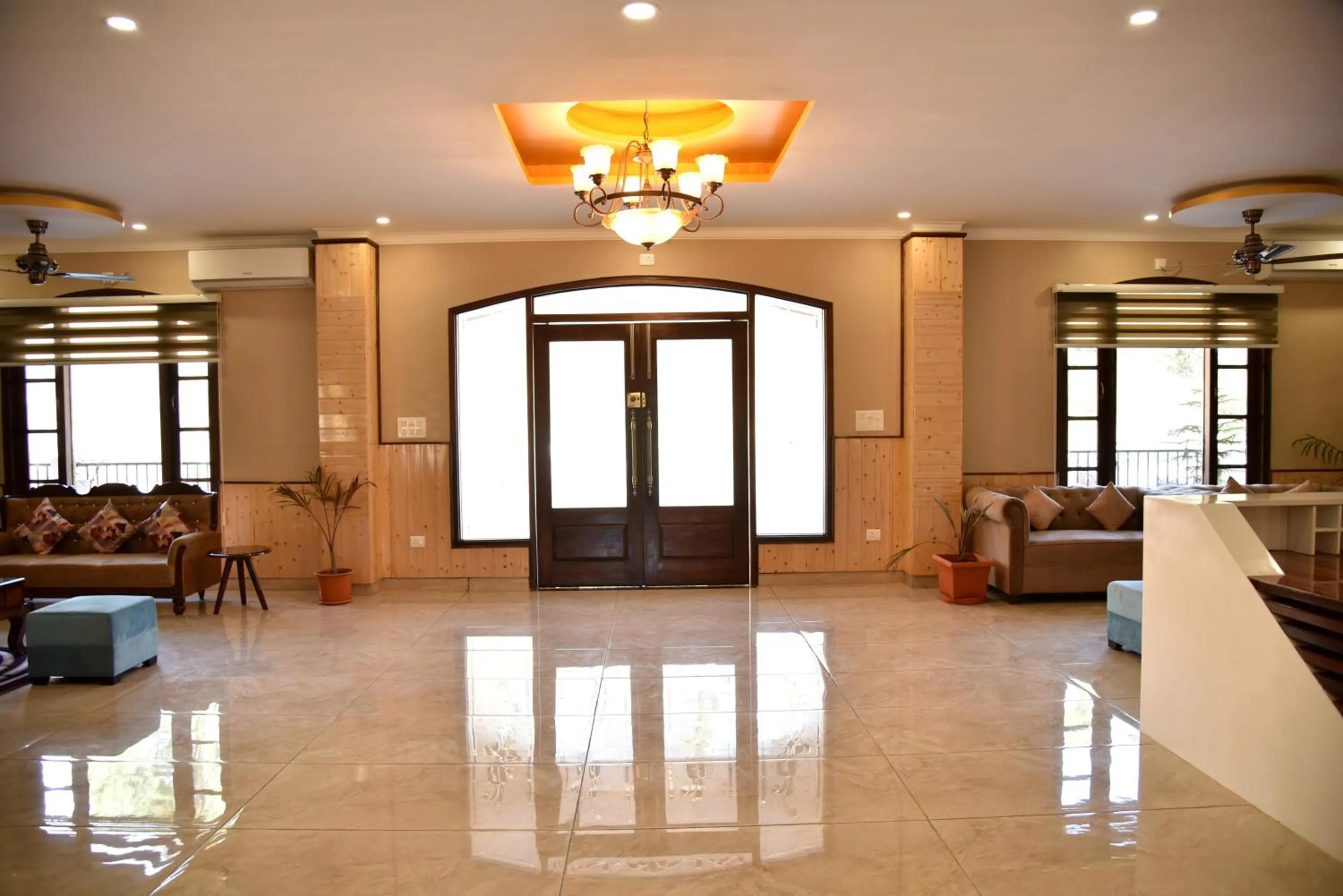 Lobby or reception in Mastiff Wildcrest Dharamshala Chamunda Devi Temple