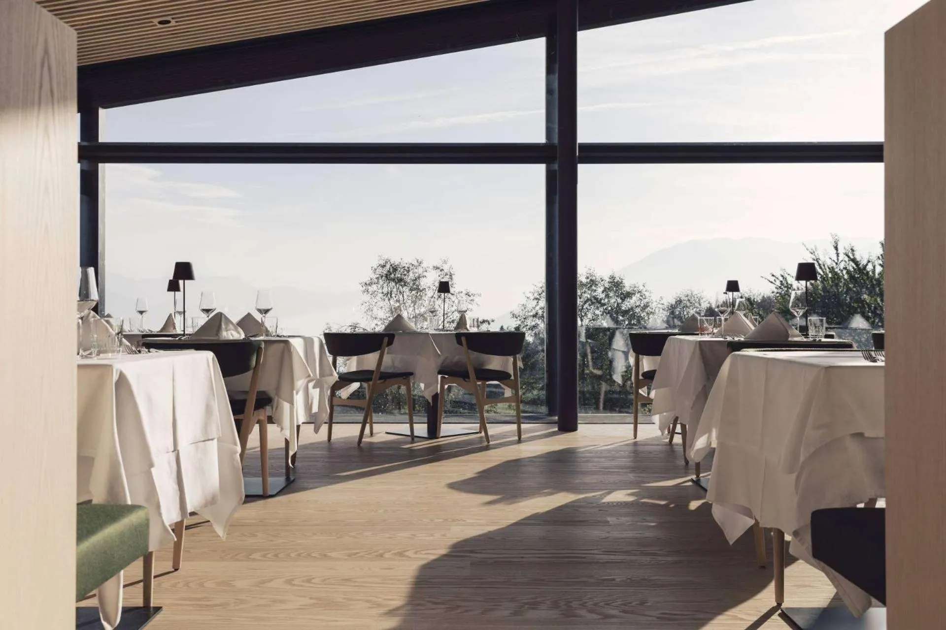 Restaurant/places to eat in Hotel Milla Montis