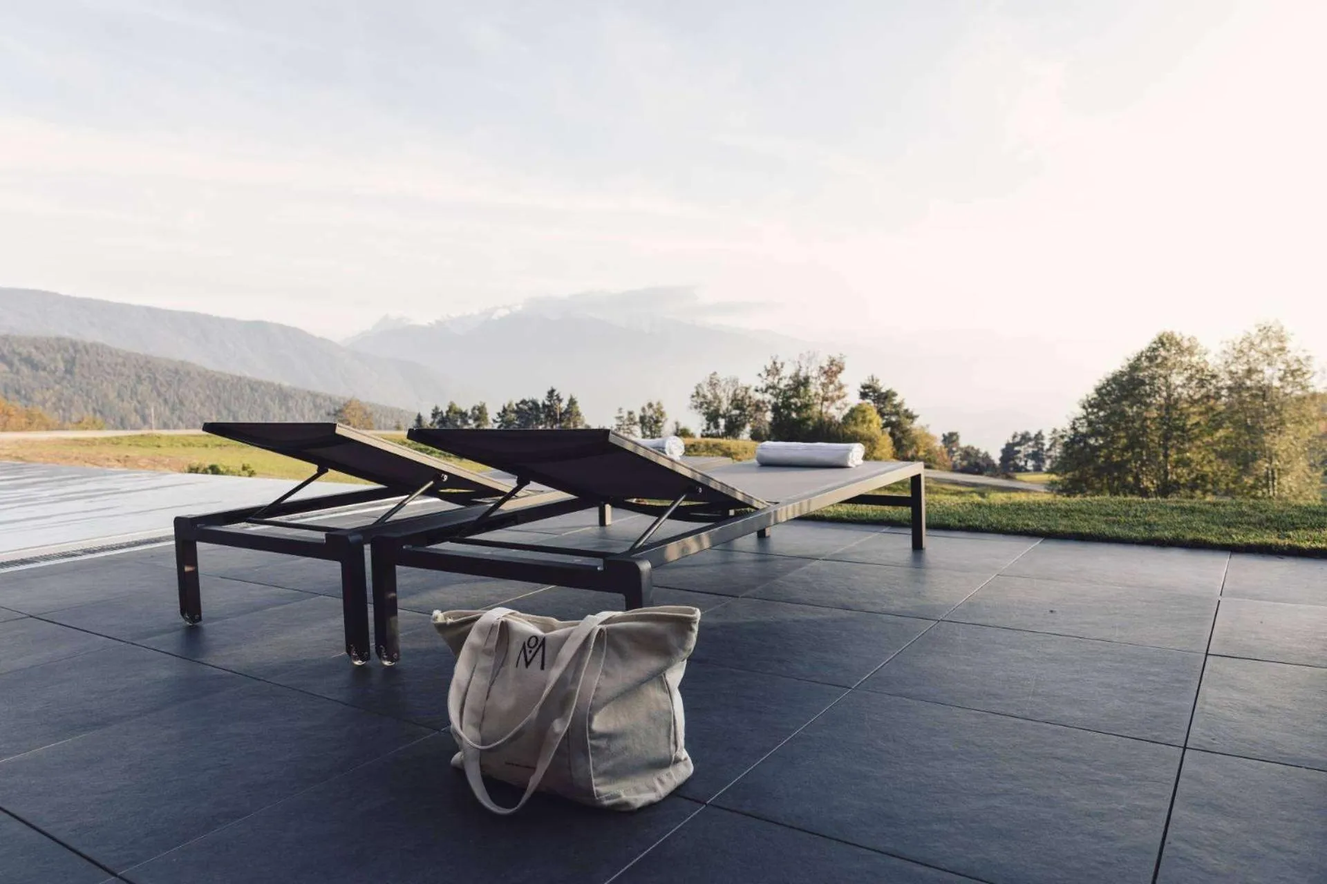 Swimming pool in Hotel Milla Montis