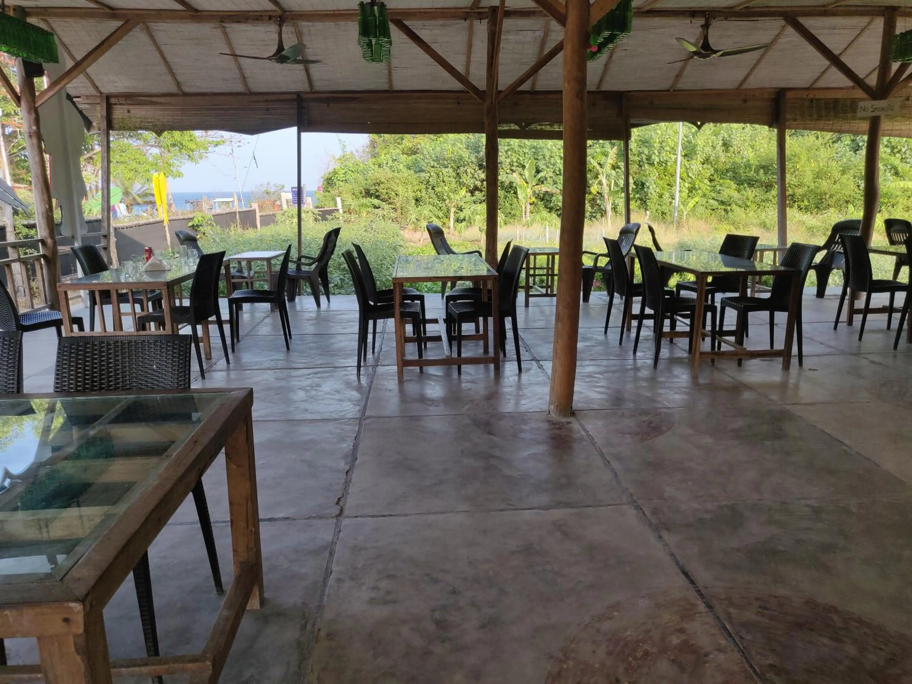 Restaurant/places to eat in Emerald Gecko, Neil Island