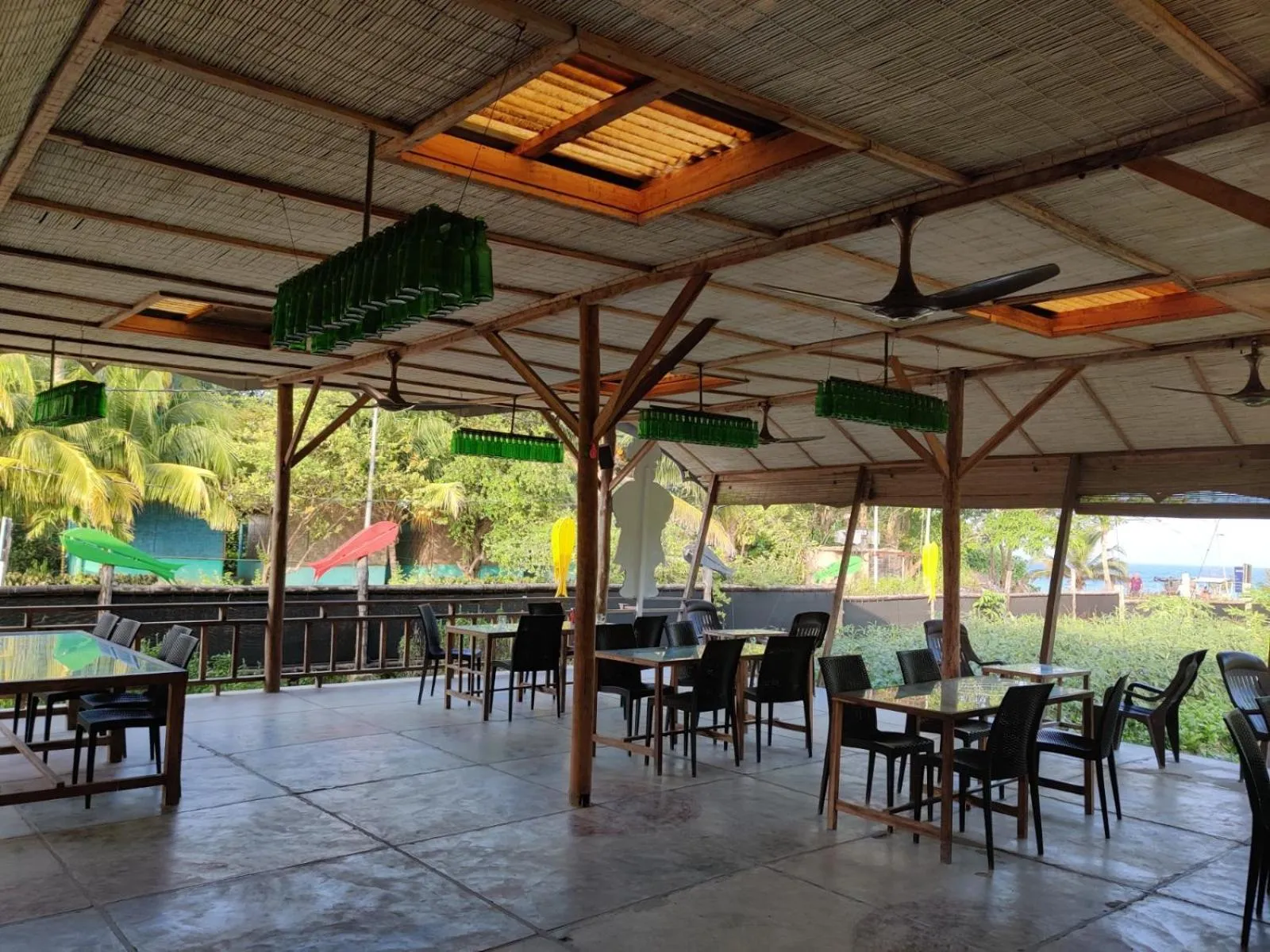 Restaurant/places to eat in Emerald Gecko, Neil Island