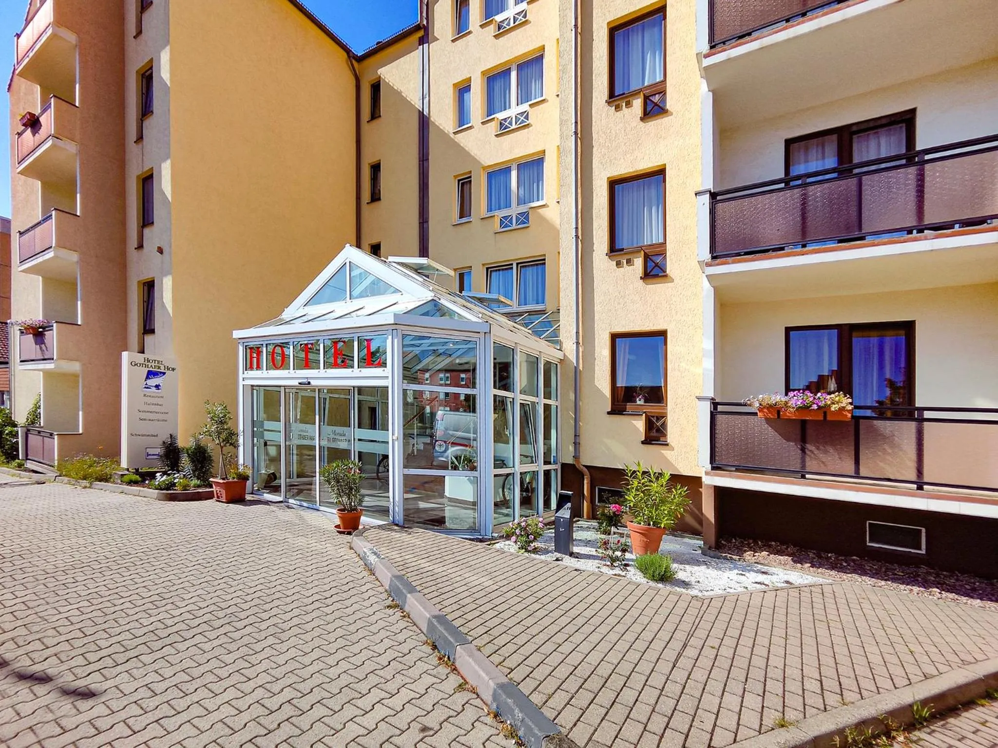 Facade/entrance in Morada Hotel Gothaer Hof