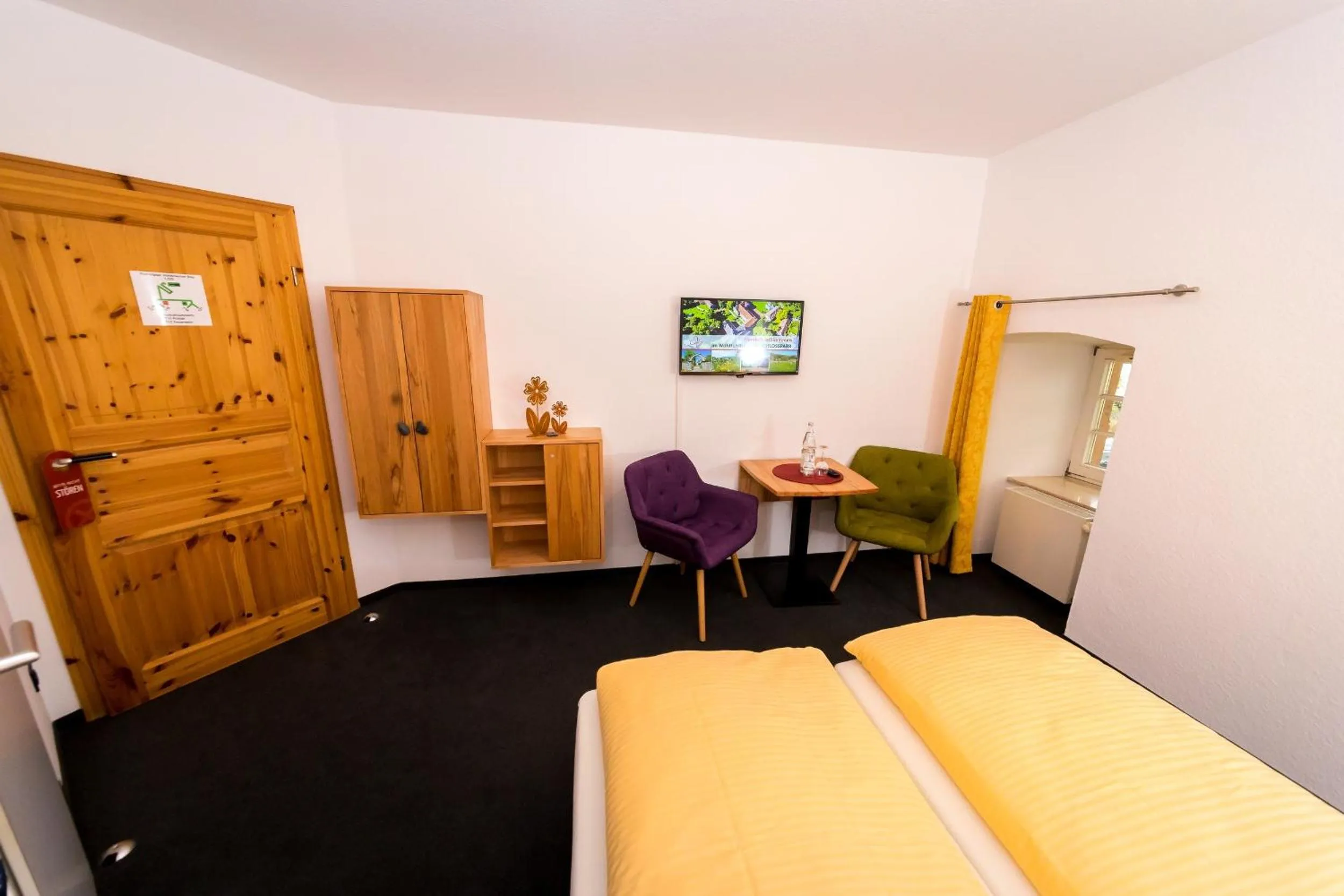 Bed in Wohlfühlhotel IM SCHLOSSPARK - Self CheckIn