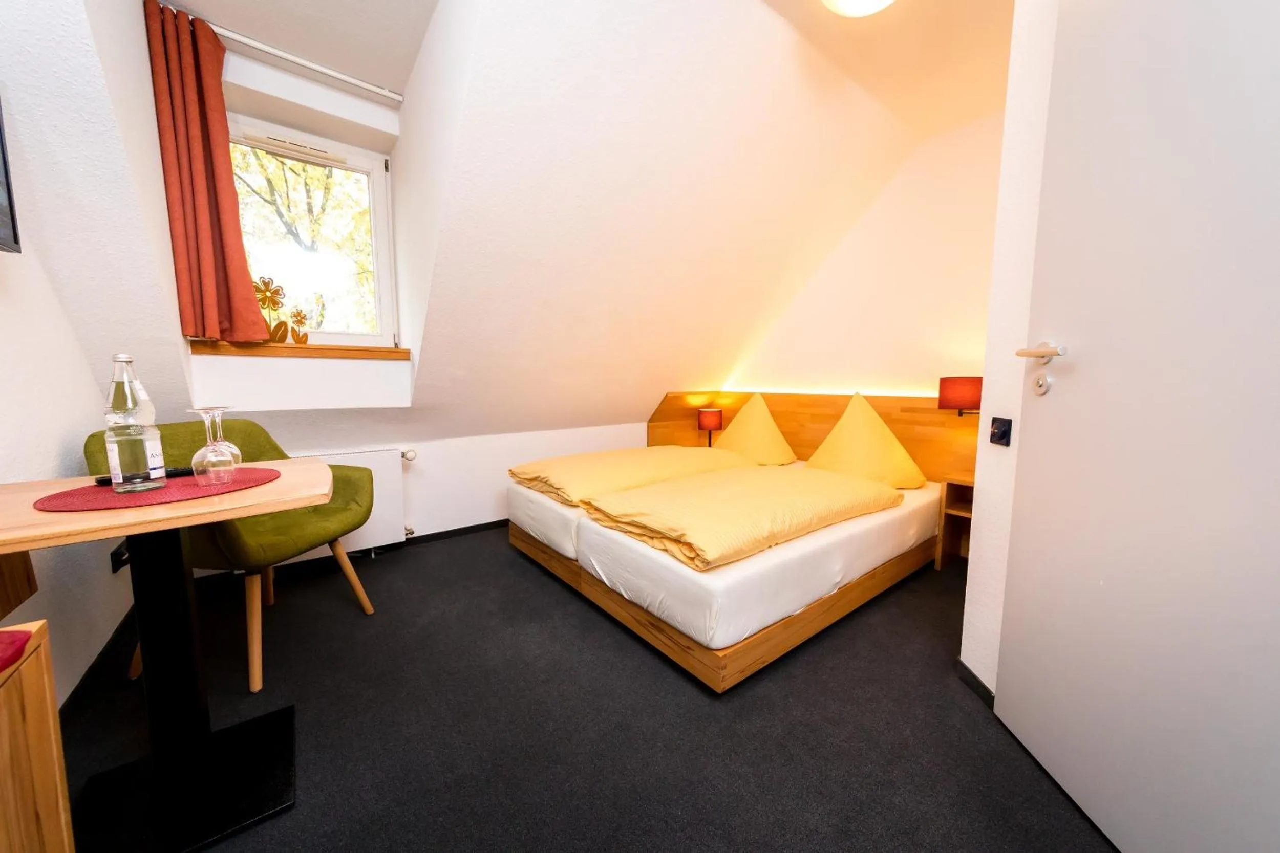 Bed in Wohlfühlhotel IM SCHLOSSPARK - Self CheckIn