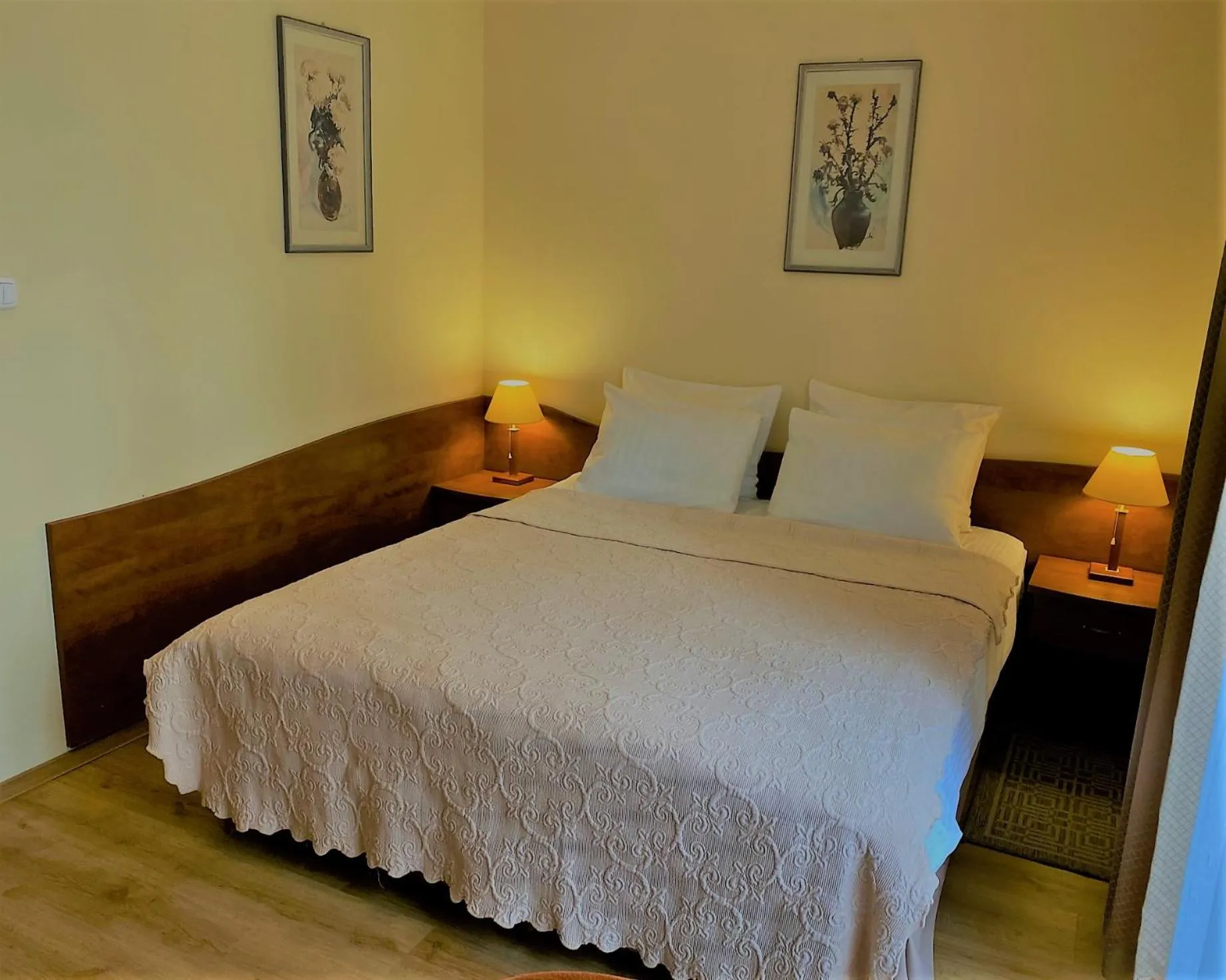 Photo of the whole room in Willa Solmare