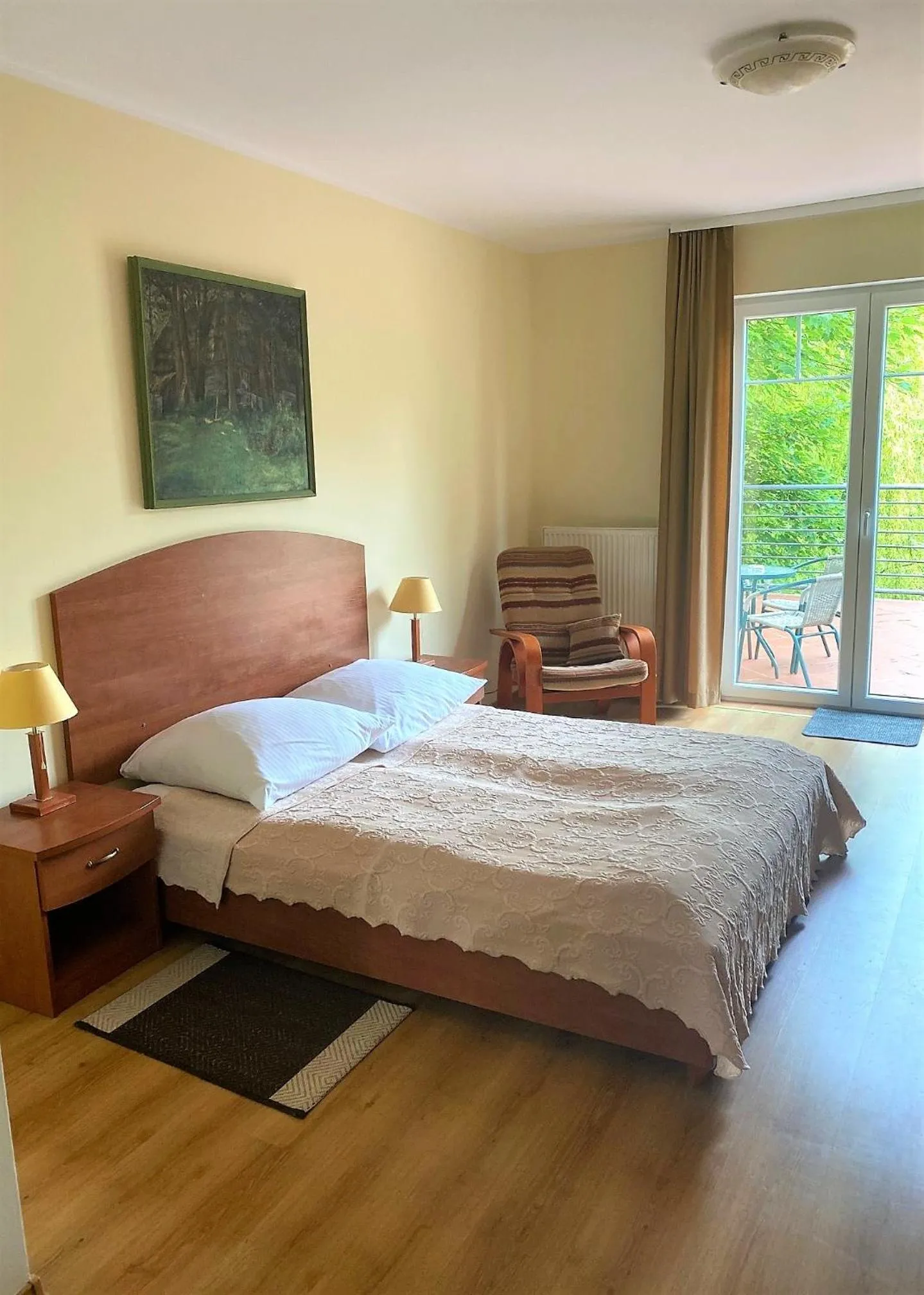 Photo of the whole room in Willa Solmare