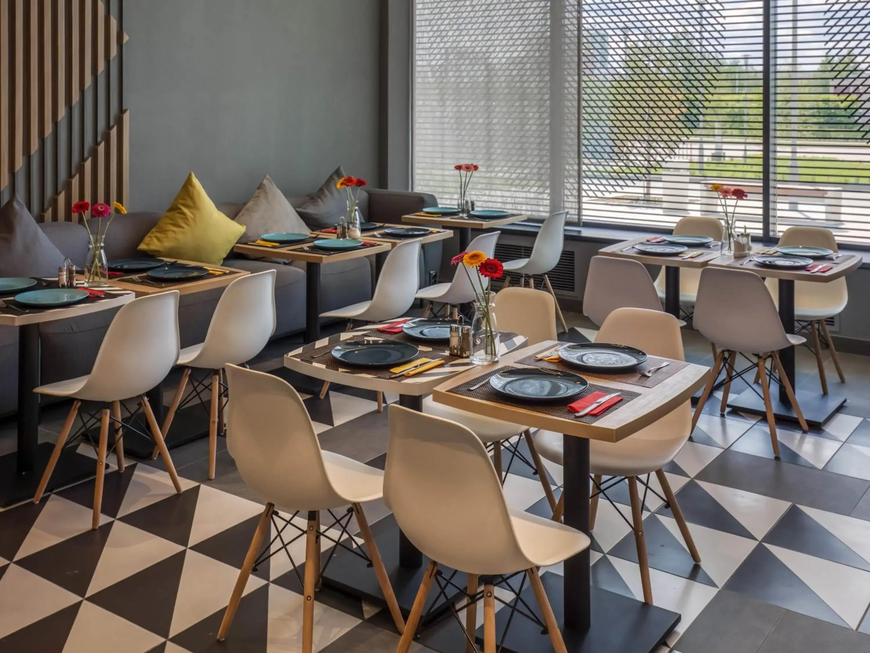 Restaurant/places to eat in Ibis Aktobe Restaurant/places to eat in Ibis Aktobe