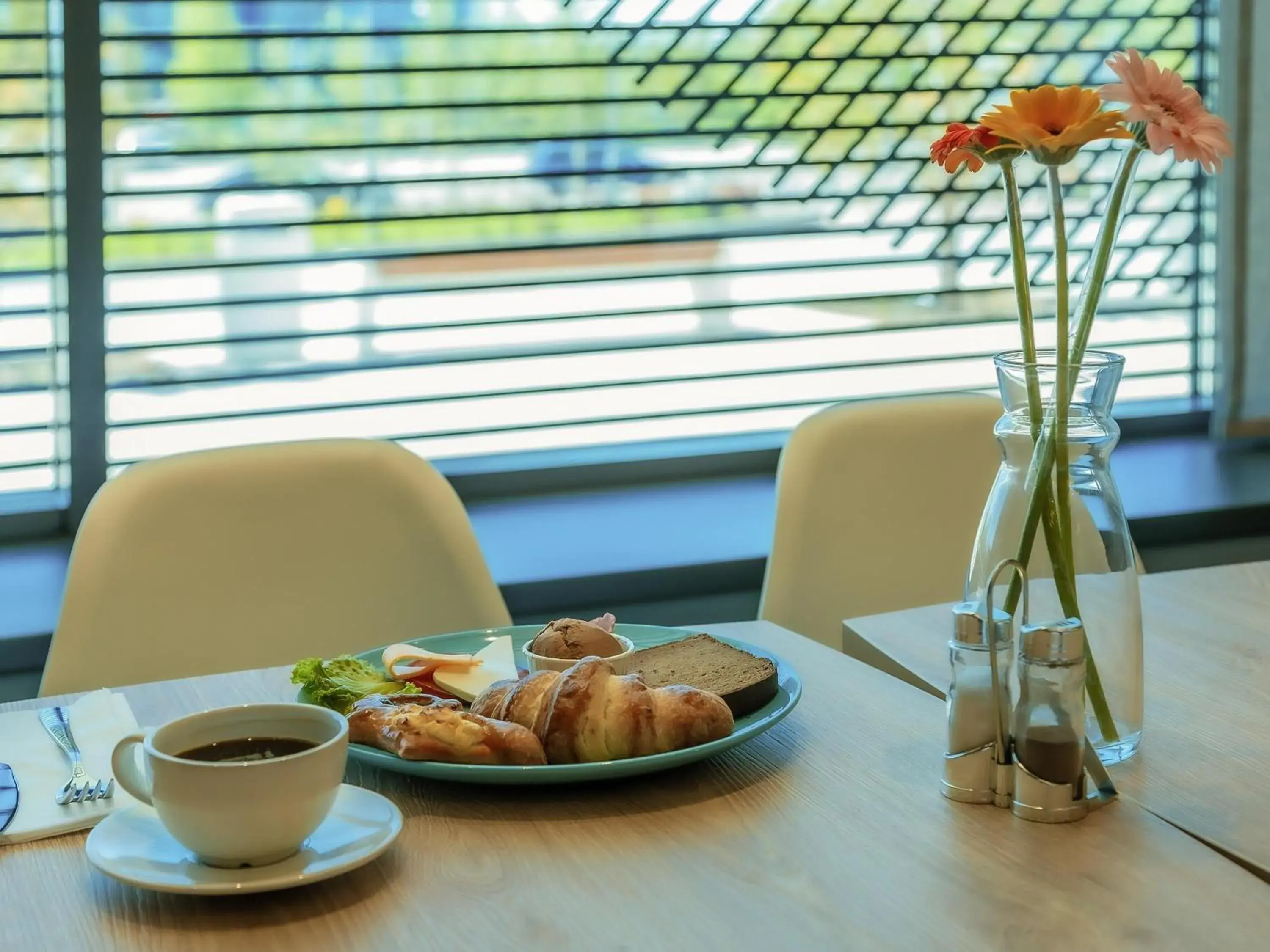 Restaurant/places to eat in Ibis Aktobe Restaurant/places to eat in Ibis Aktobe