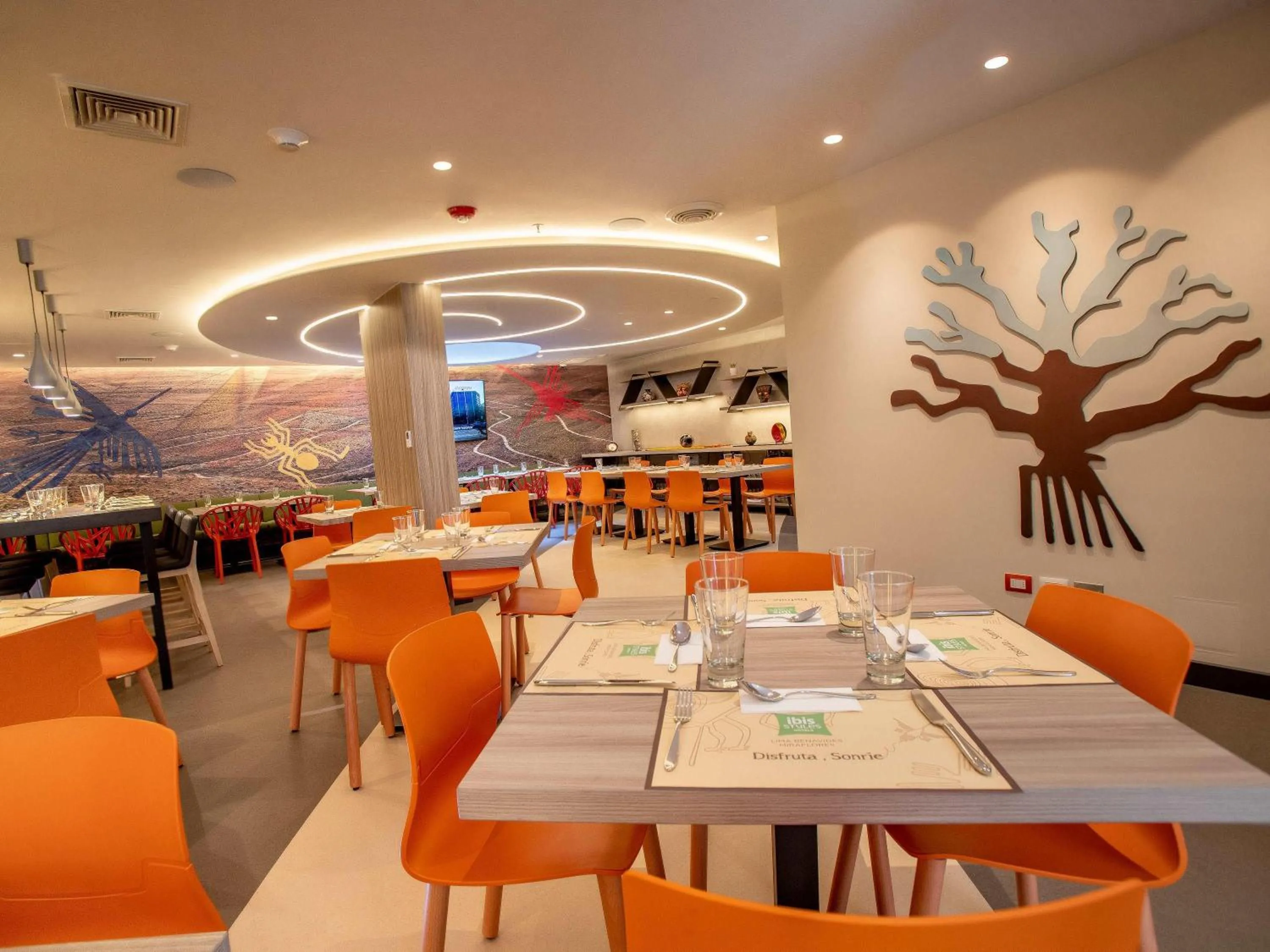 Restaurant/places to eat in ibis Styles Lima Benavides Miraflores