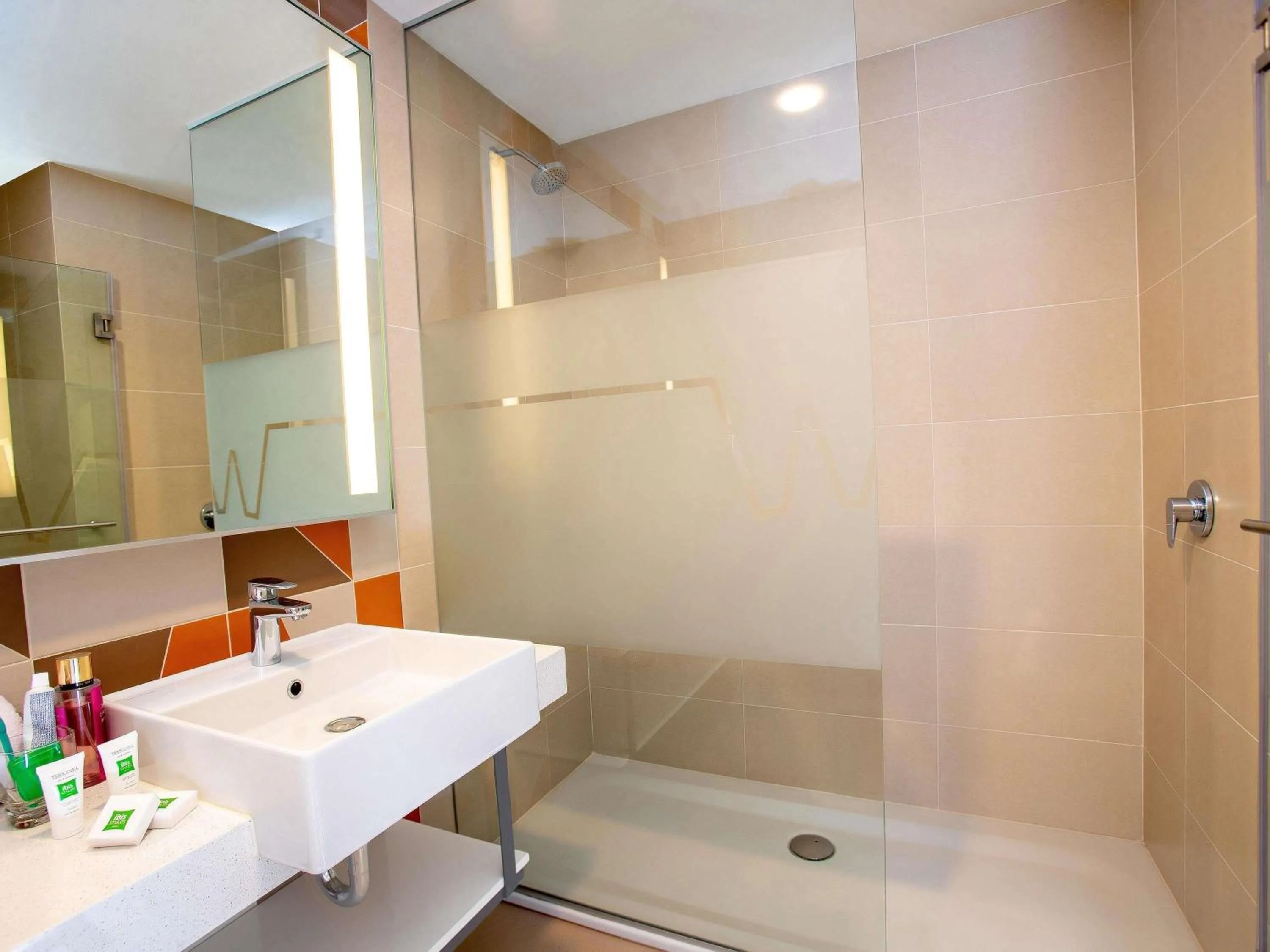 Bedroom in ibis Styles Lima Benavides Miraflores