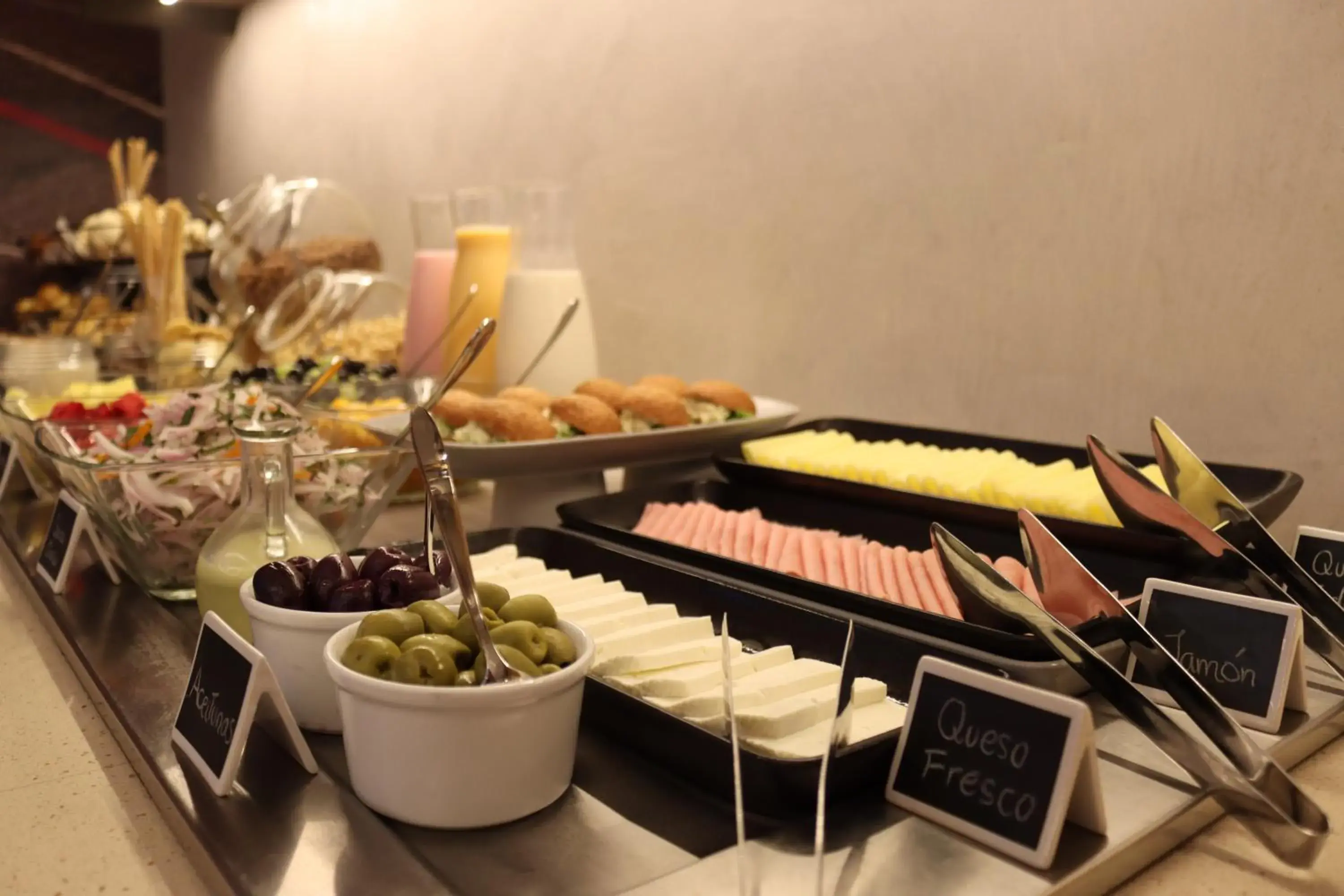 Restaurant/places to eat in ibis Styles Lima Benavides Miraflores Restaurant/places to eat in ibis Styles Lima Benavides Miraflores
