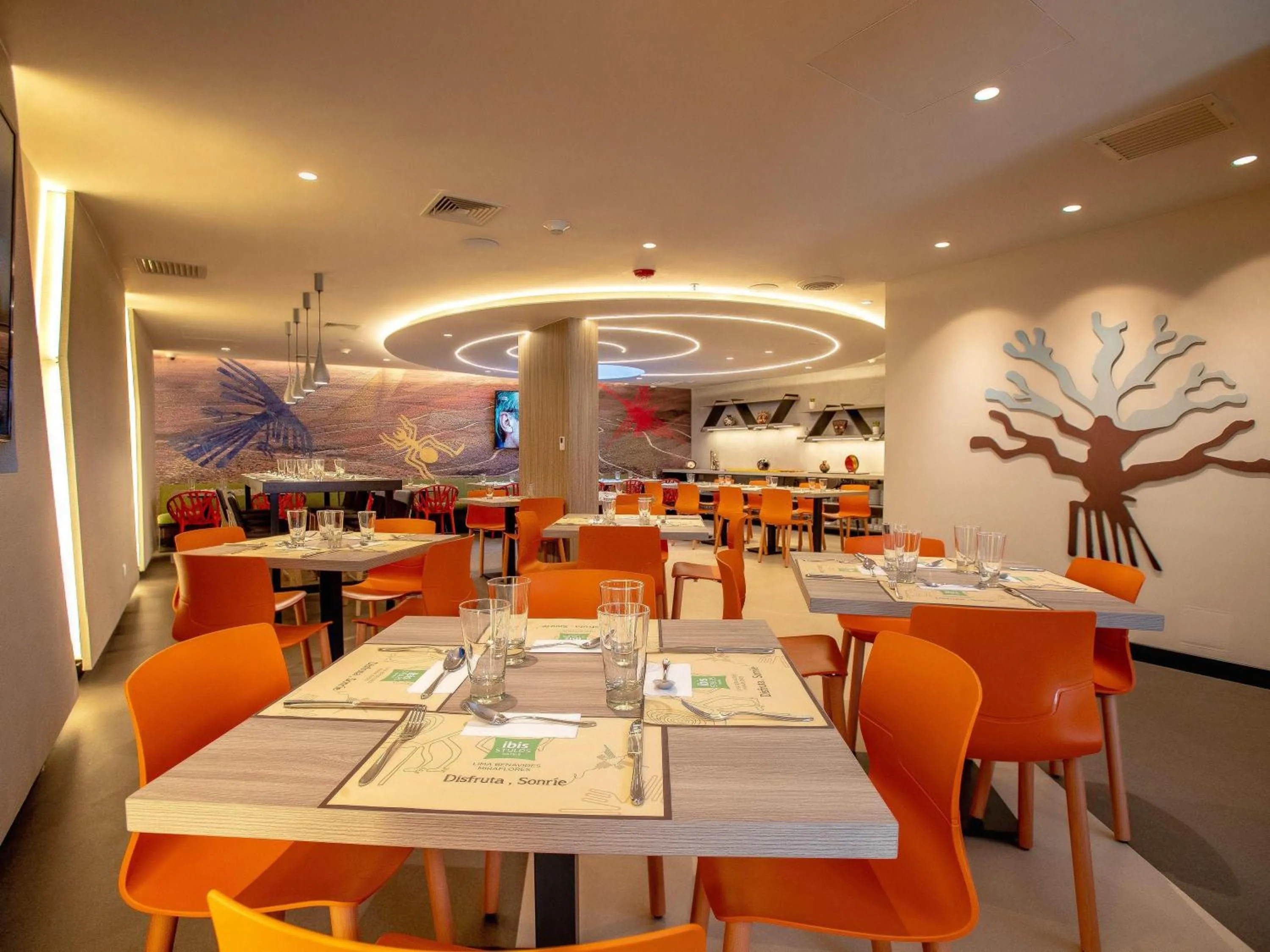 Restaurant/places to eat in ibis Styles Lima Benavides Miraflores