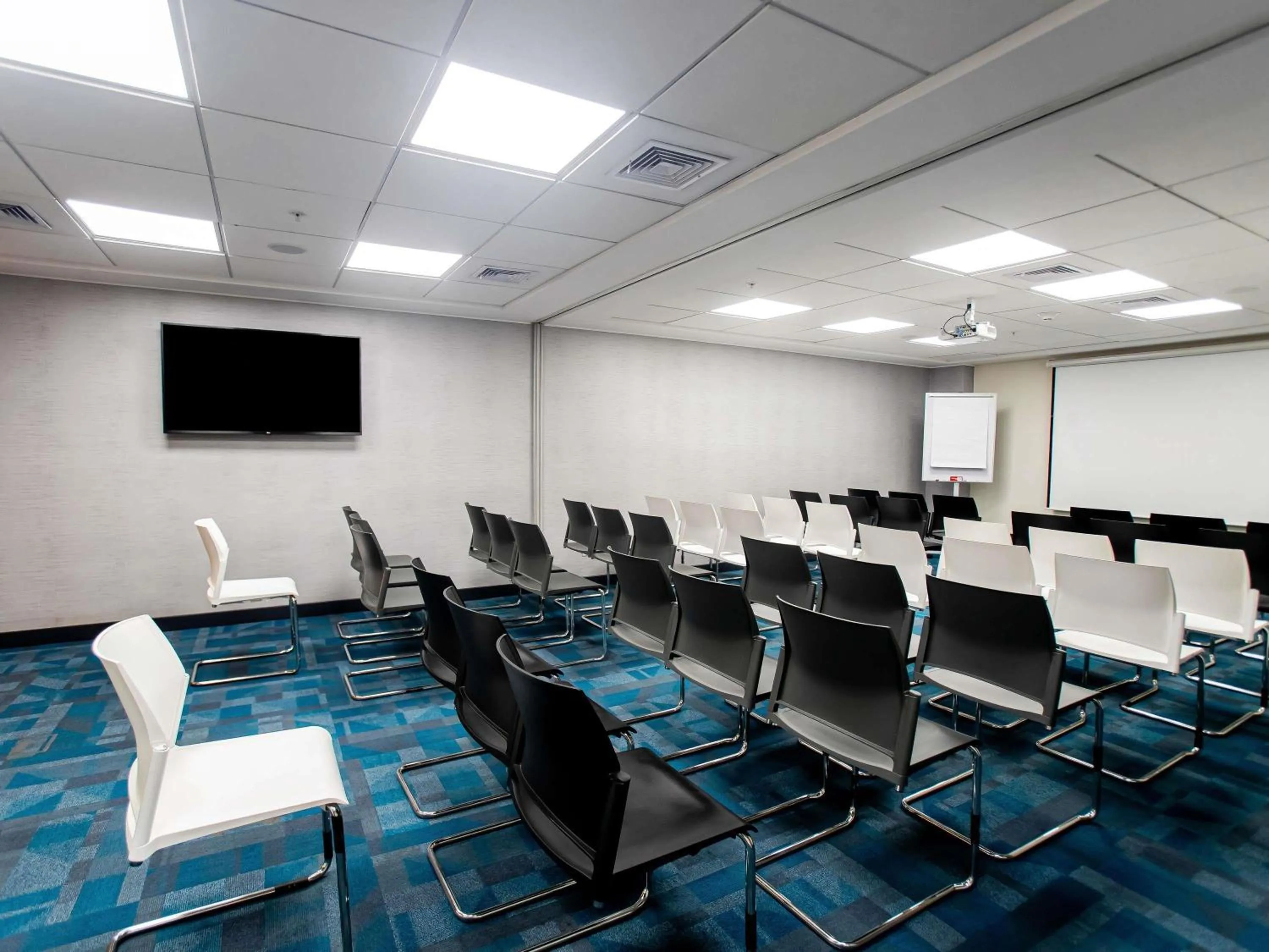 Meeting/conference room in ibis Styles Lima Benavides Miraflores