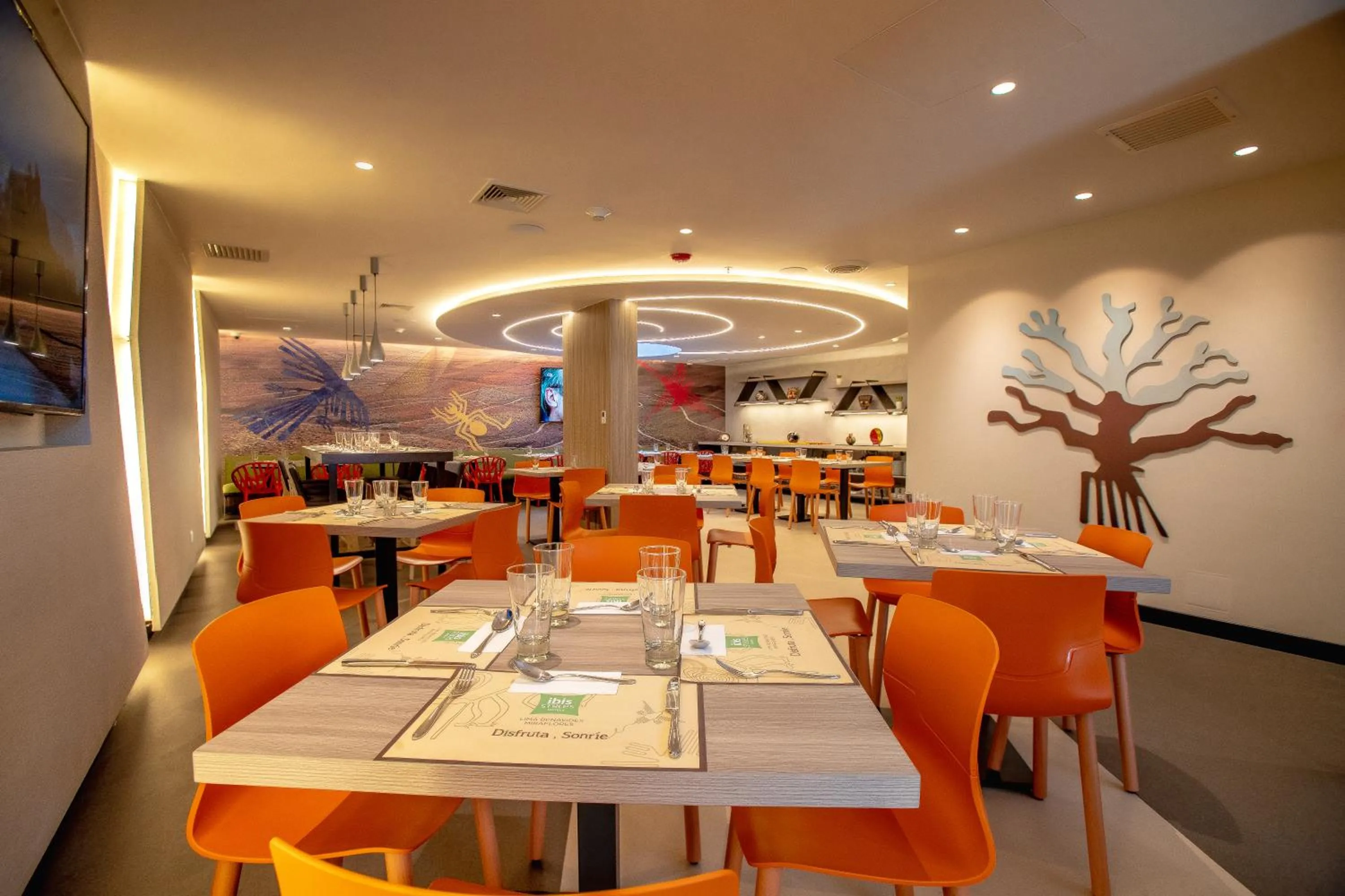 Restaurant/places to eat in ibis Styles Lima Benavides Miraflores