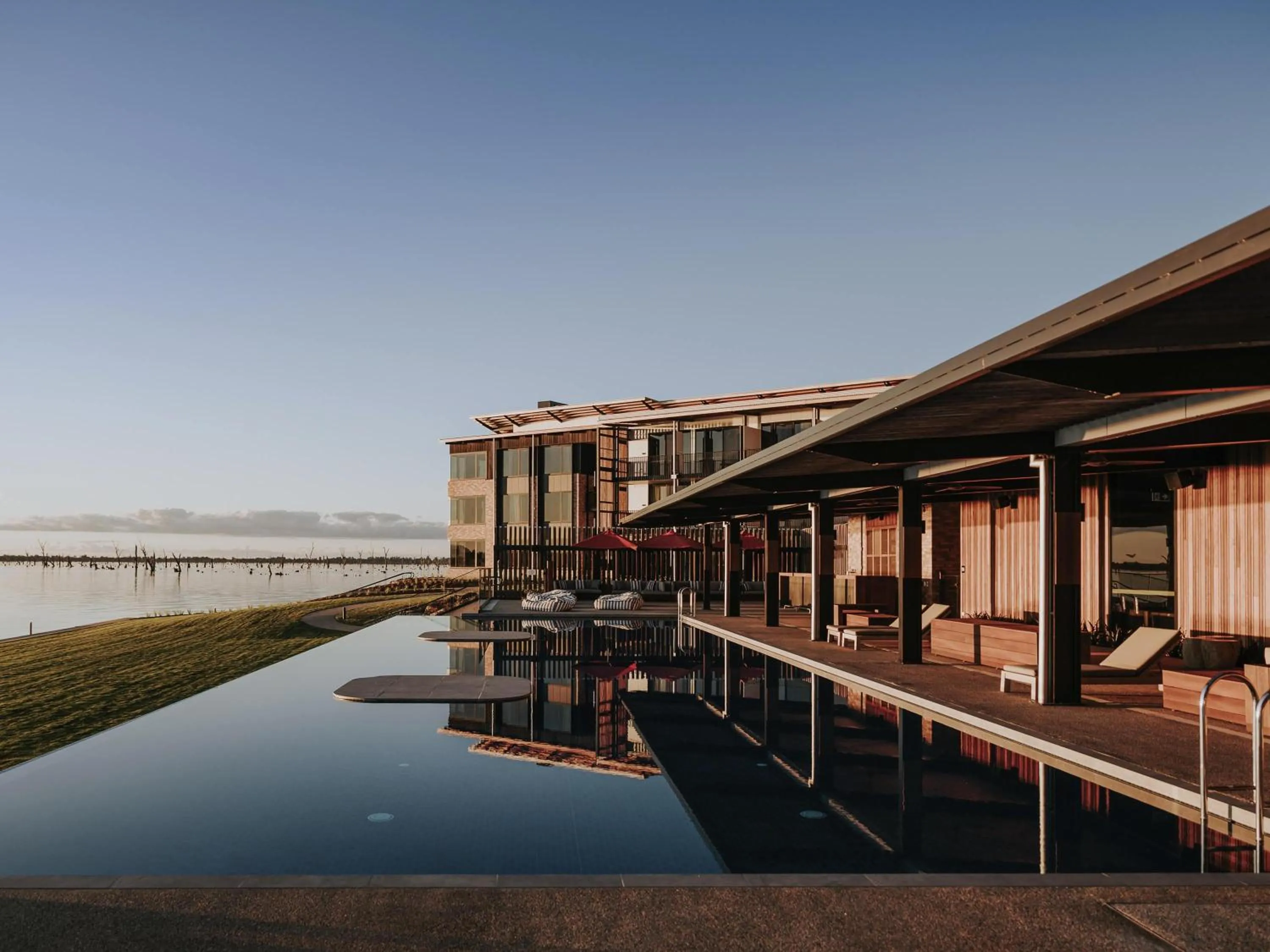 Lounge or bar in The Sebel Yarrawonga Silverwoods