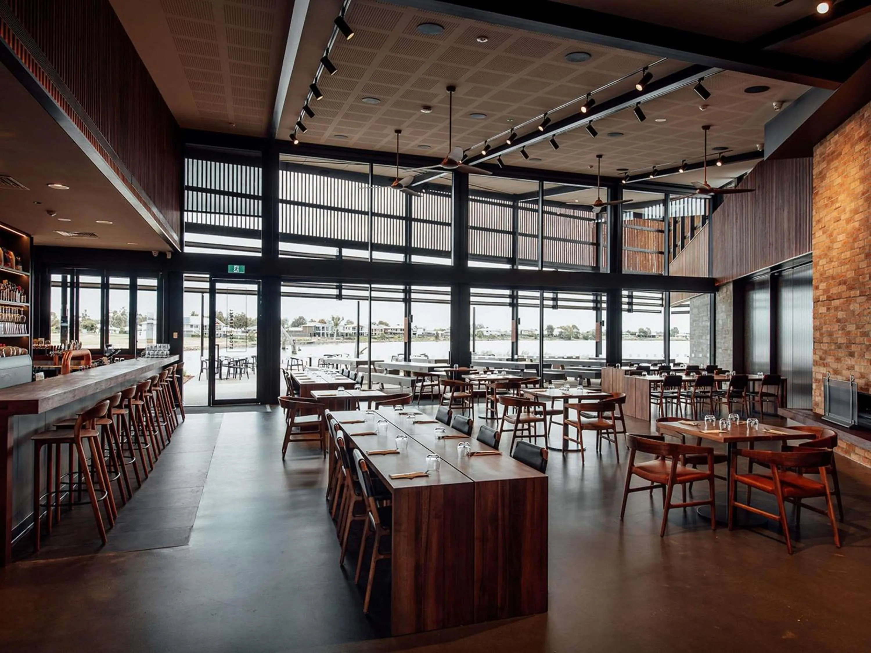 Lounge or bar in The Sebel Yarrawonga Silverwoods