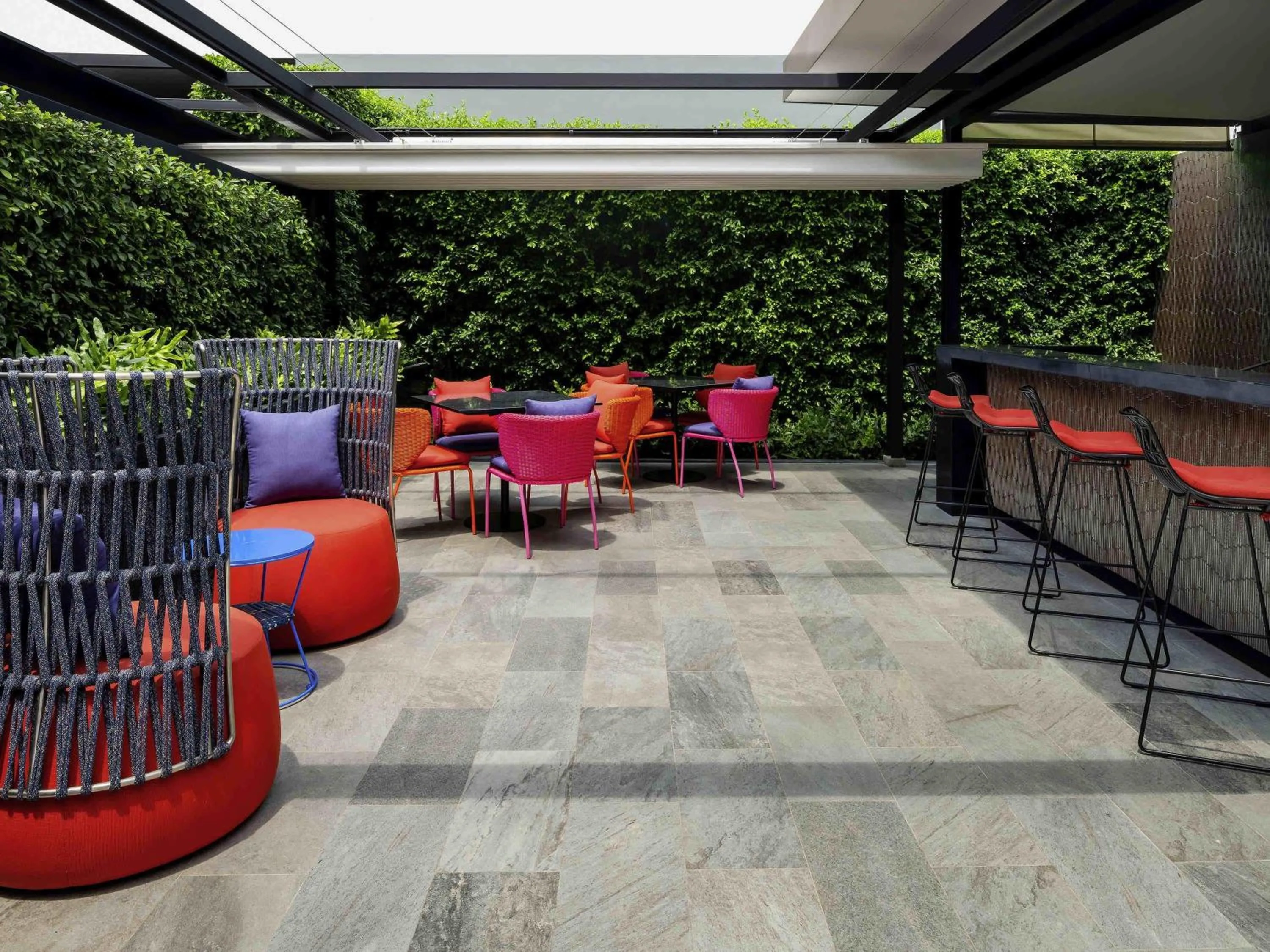 Lounge or bar in ibis Styles Bangkok Silom