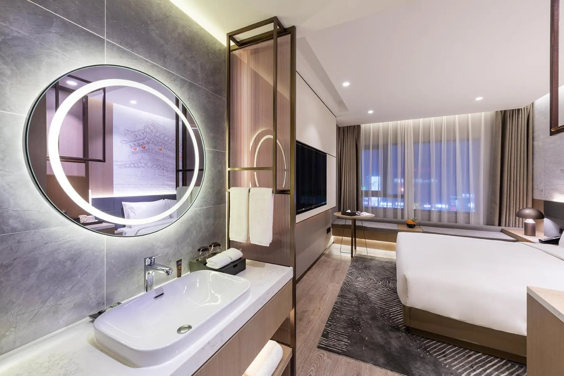 Photo of the whole room, Bed in Novotel Xi'an The Bell Tower