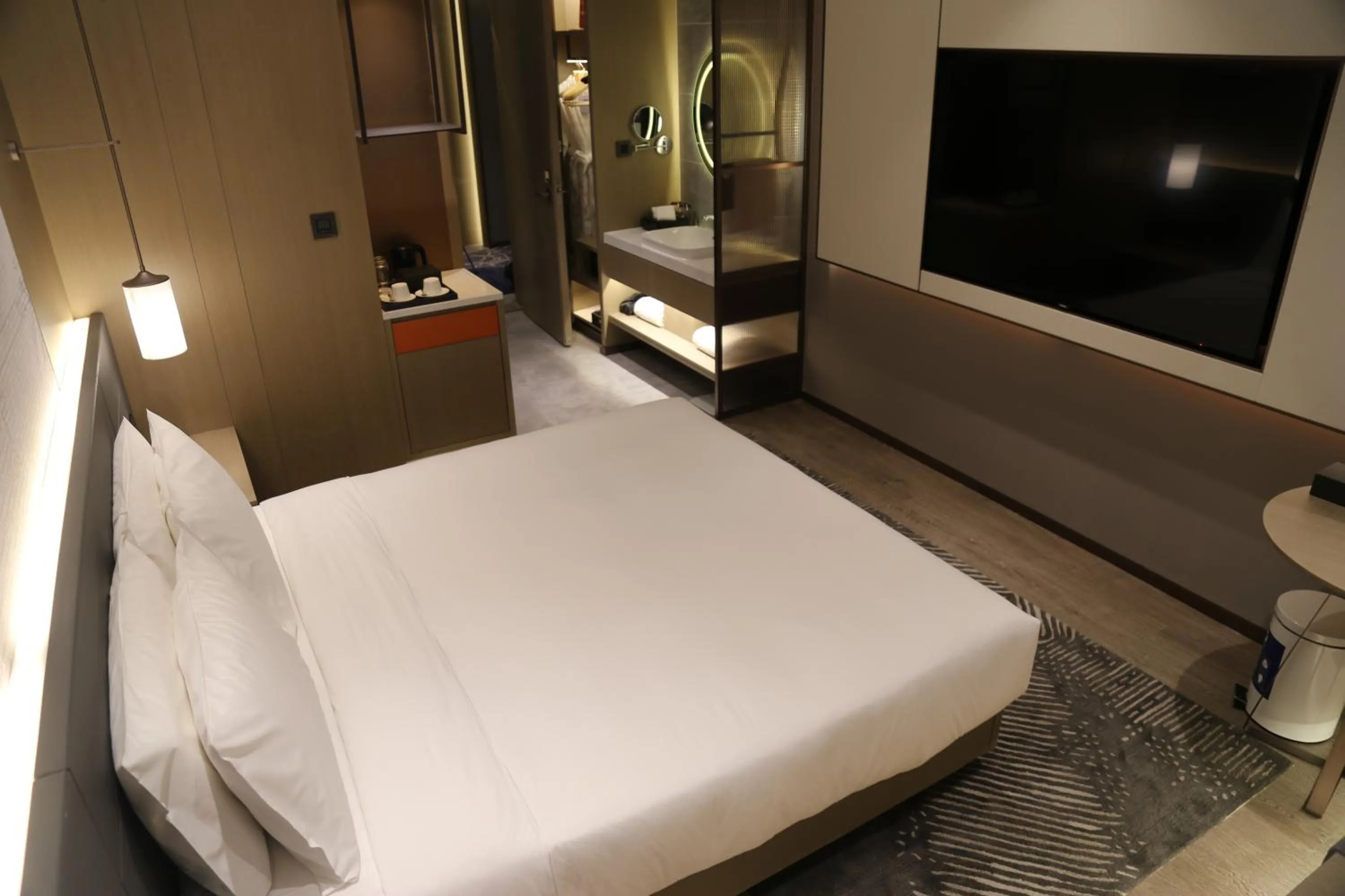 Photo of the whole room, Bed in Novotel Xi'an The Bell Tower