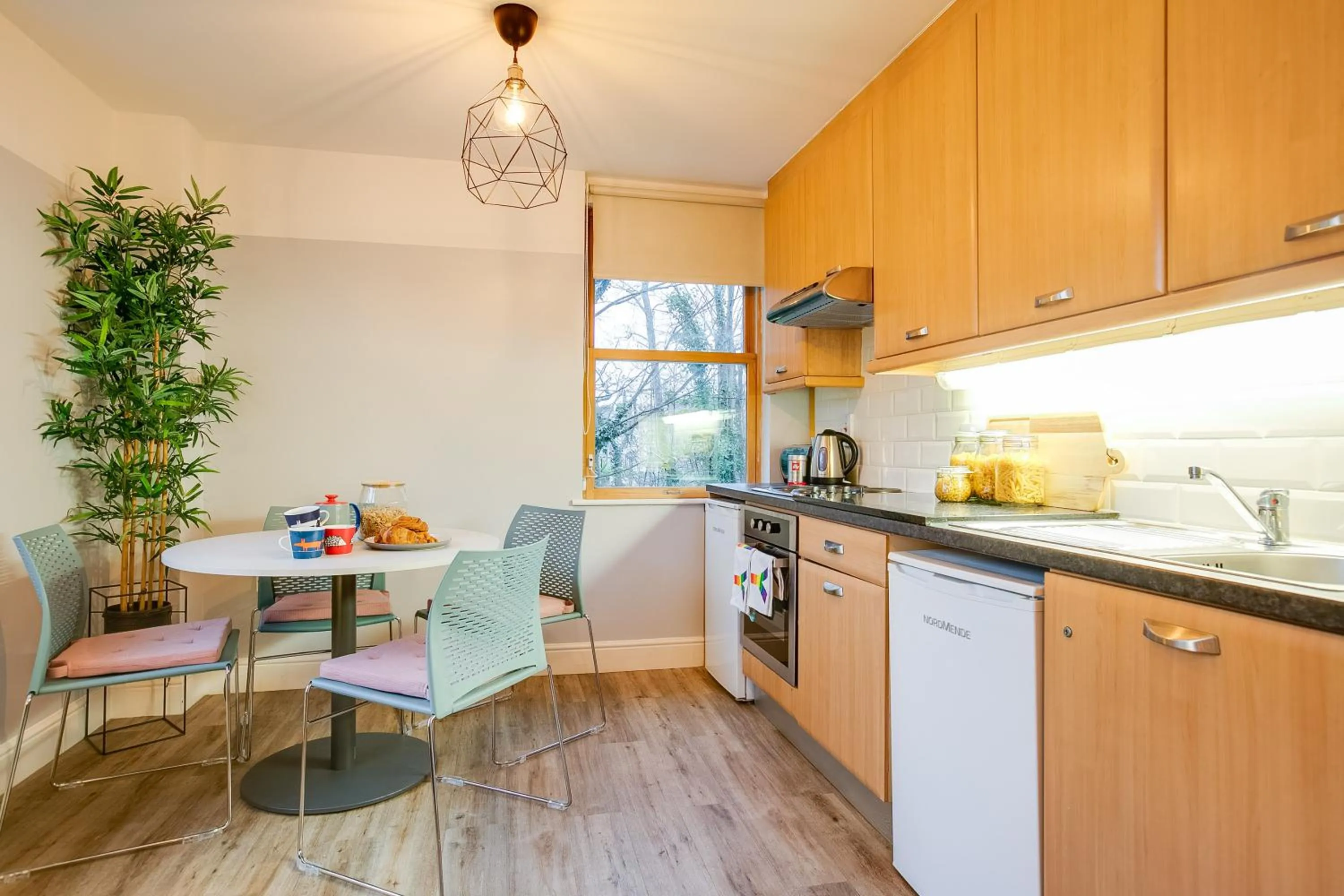 Kitchen or kitchenette in Griffith Rooms