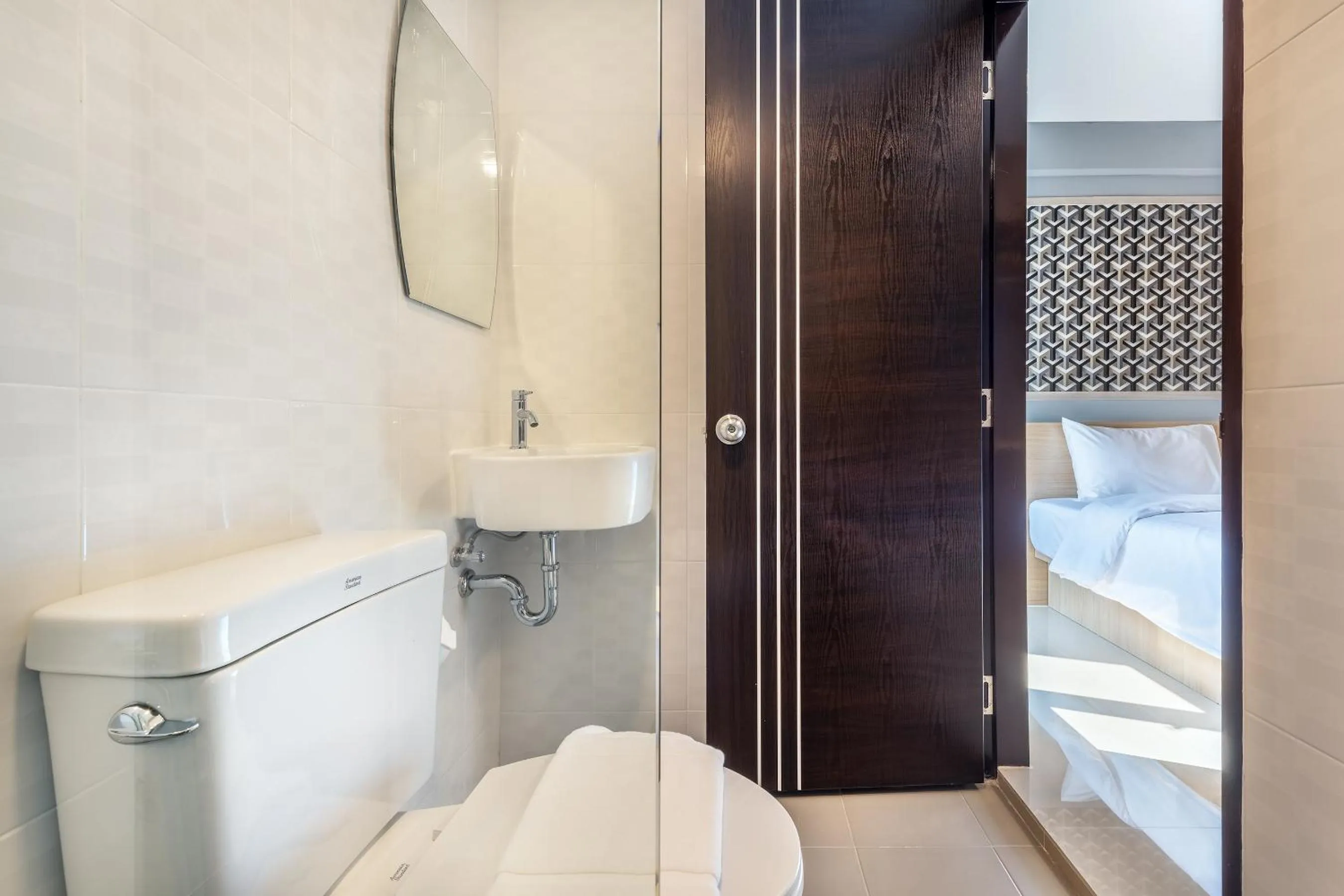 Bathroom, Bed in PLAAI Play Hotel