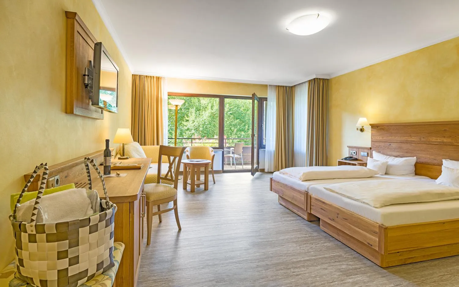 Photo of the whole room, Bed in Ringhotel Mönch`s Waldhotel