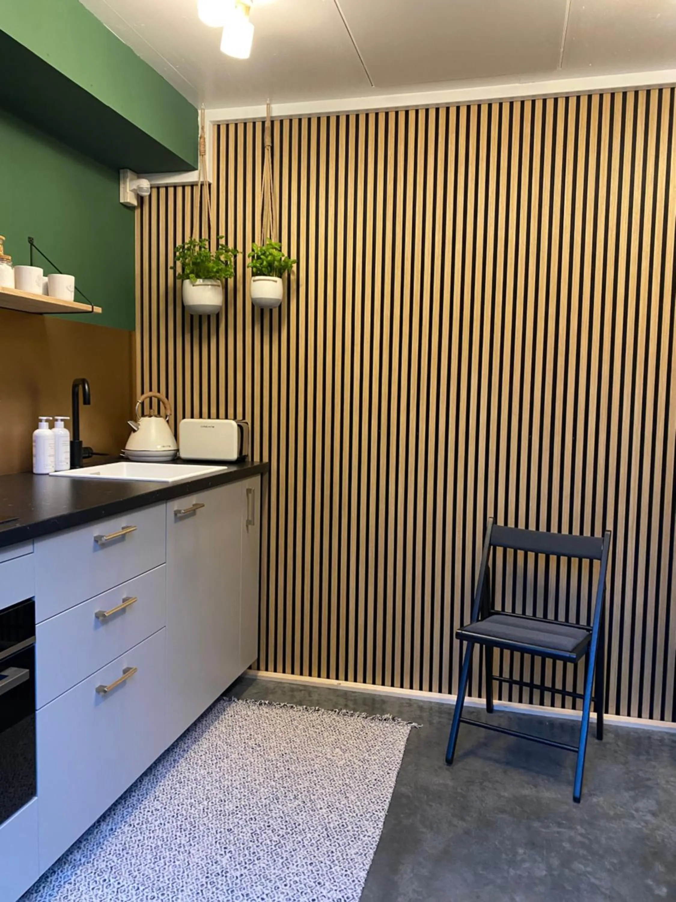 Kitchen or kitchenette in ForRest Suites