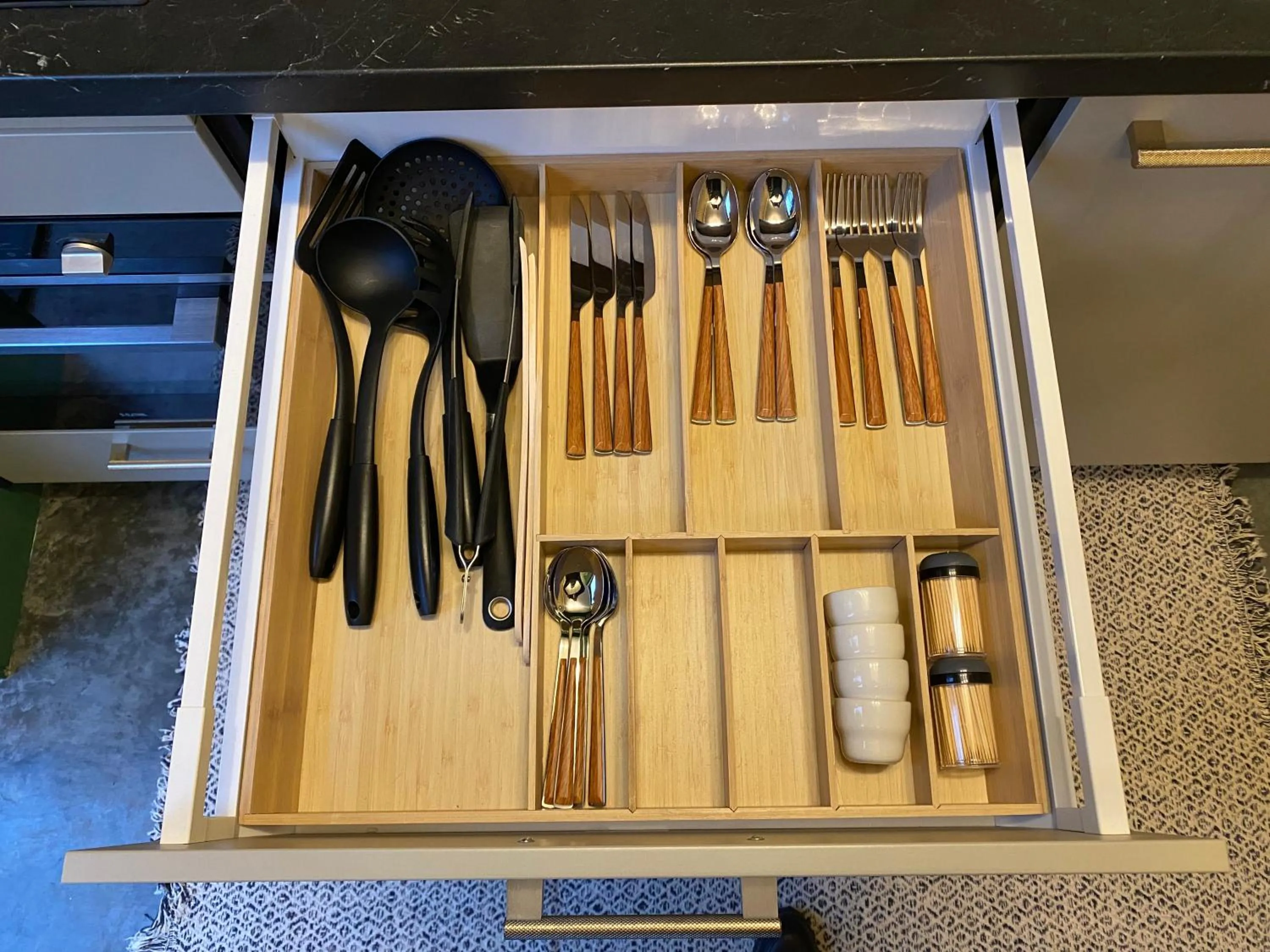 Kitchen or kitchenette in ForRest Suites