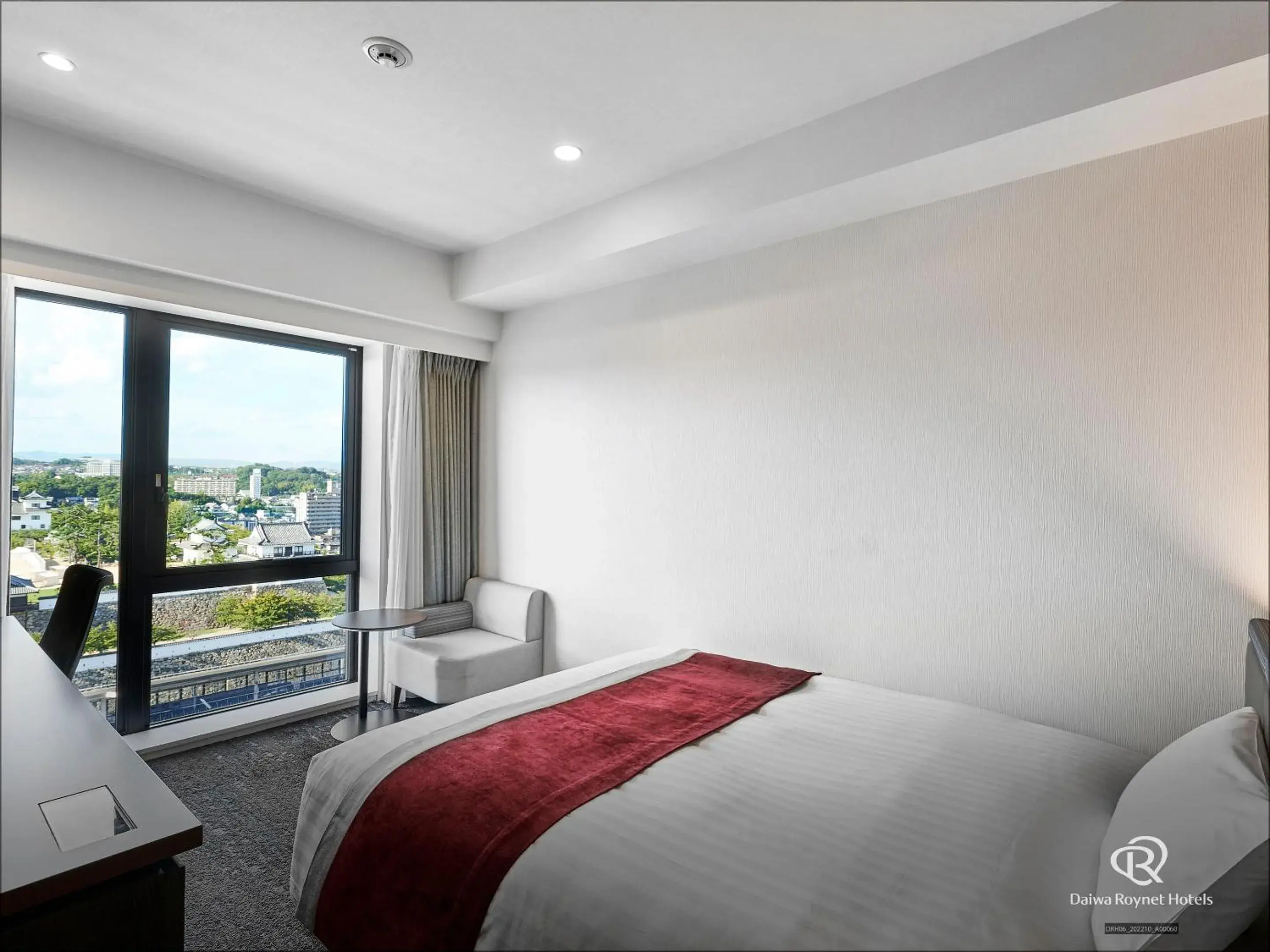 Superior Double Room with Castle View - single occupancy in Daiwa Roynet Hotel Fukuyama Ekimae Superior Double Room with Castle View - single occupancy in Daiwa Roynet Hotel Fukuyama Ekimae