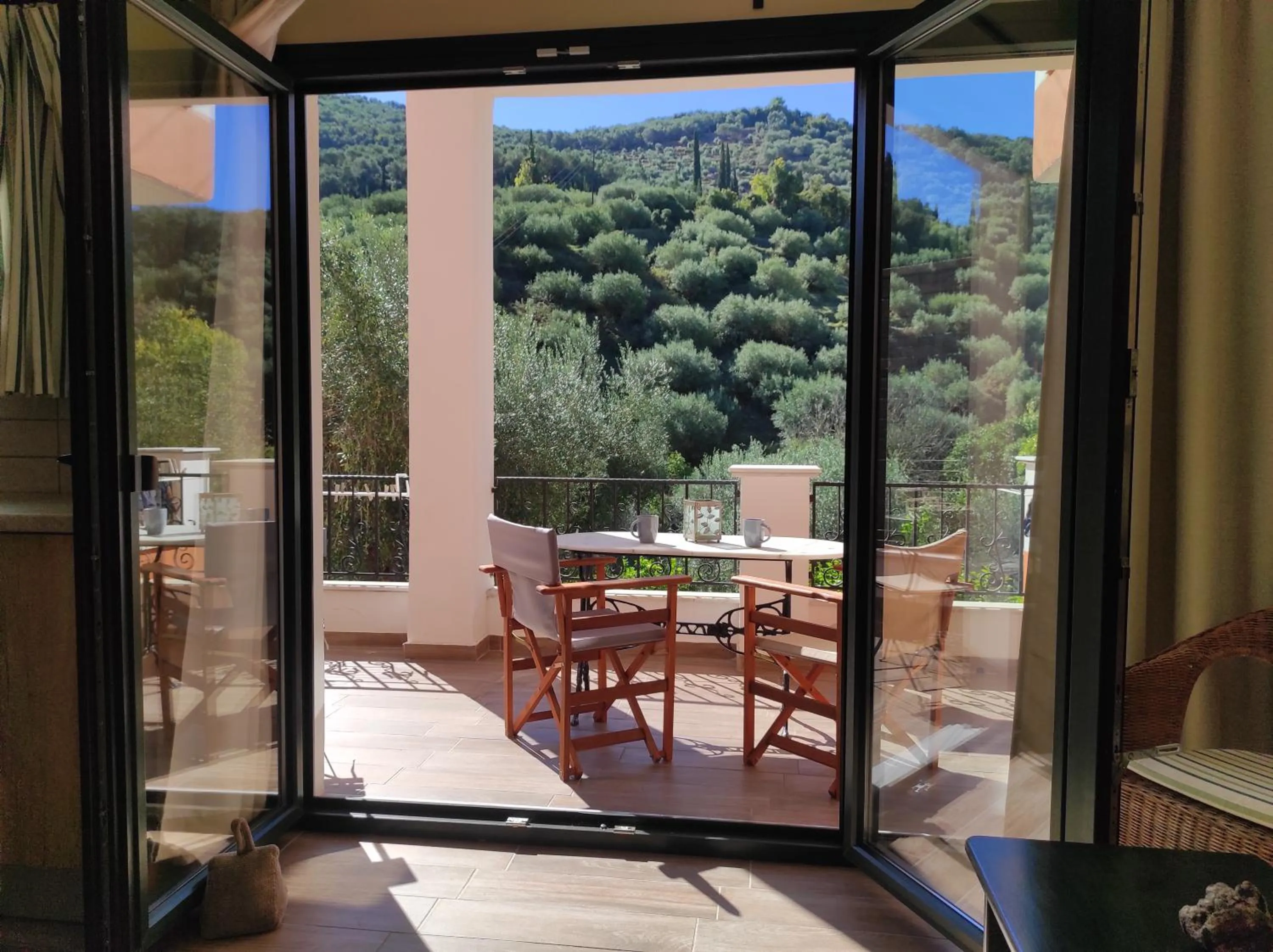 Donatos Apartments & Studios