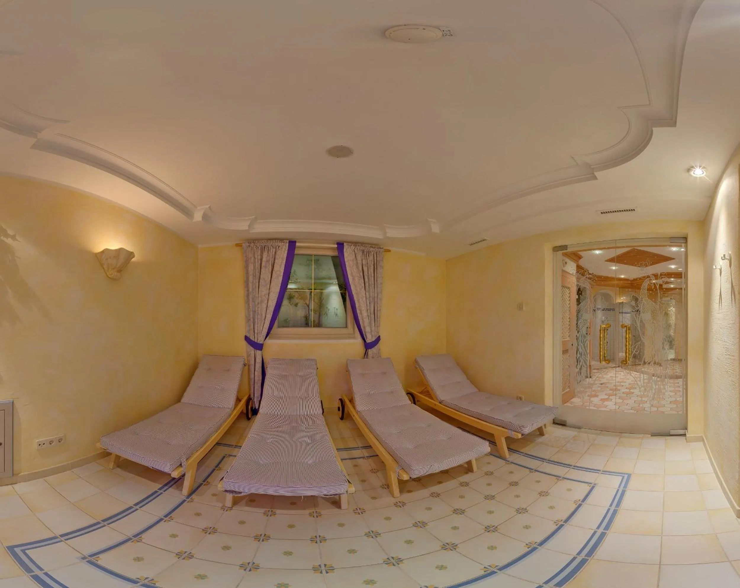Spa and wellness centre/facilities in Hotel Garni Serfauserhof