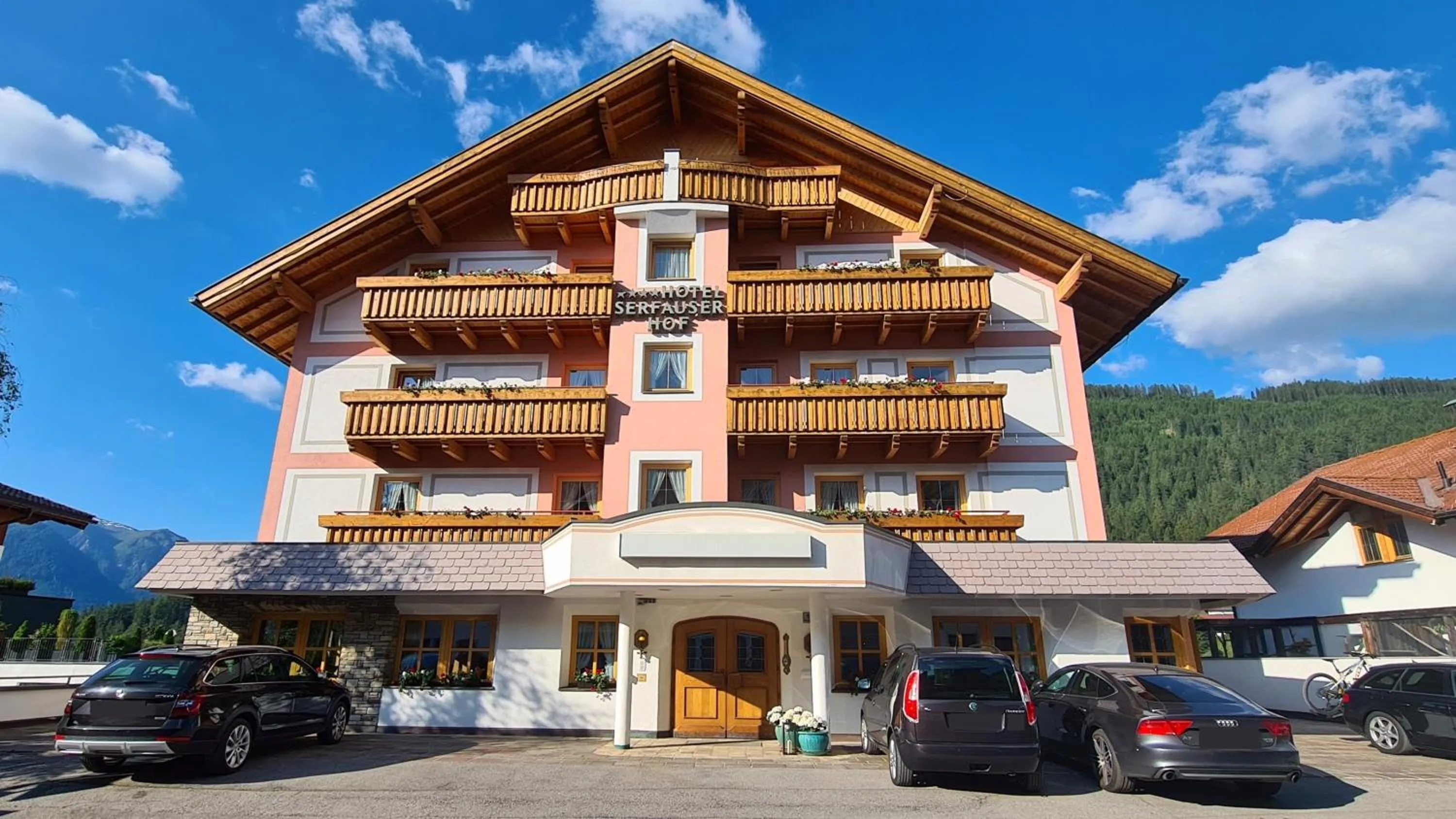 Property building in Hotel Garni Serfauserhof