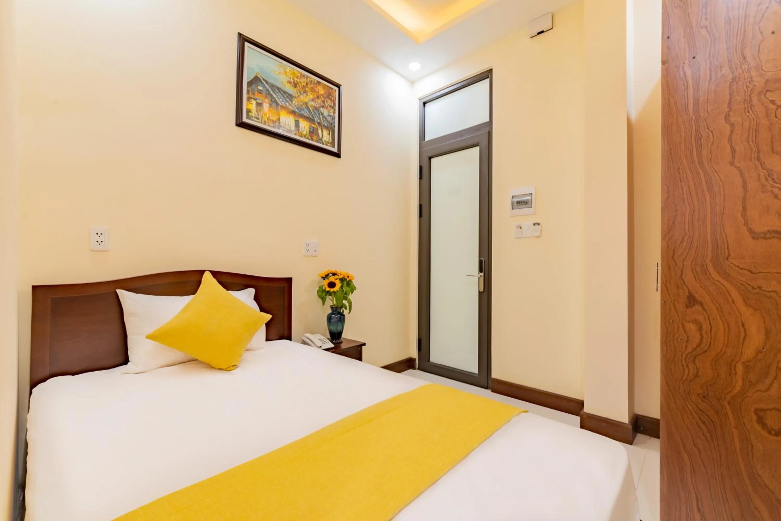 Bed in Green Hill Hotel