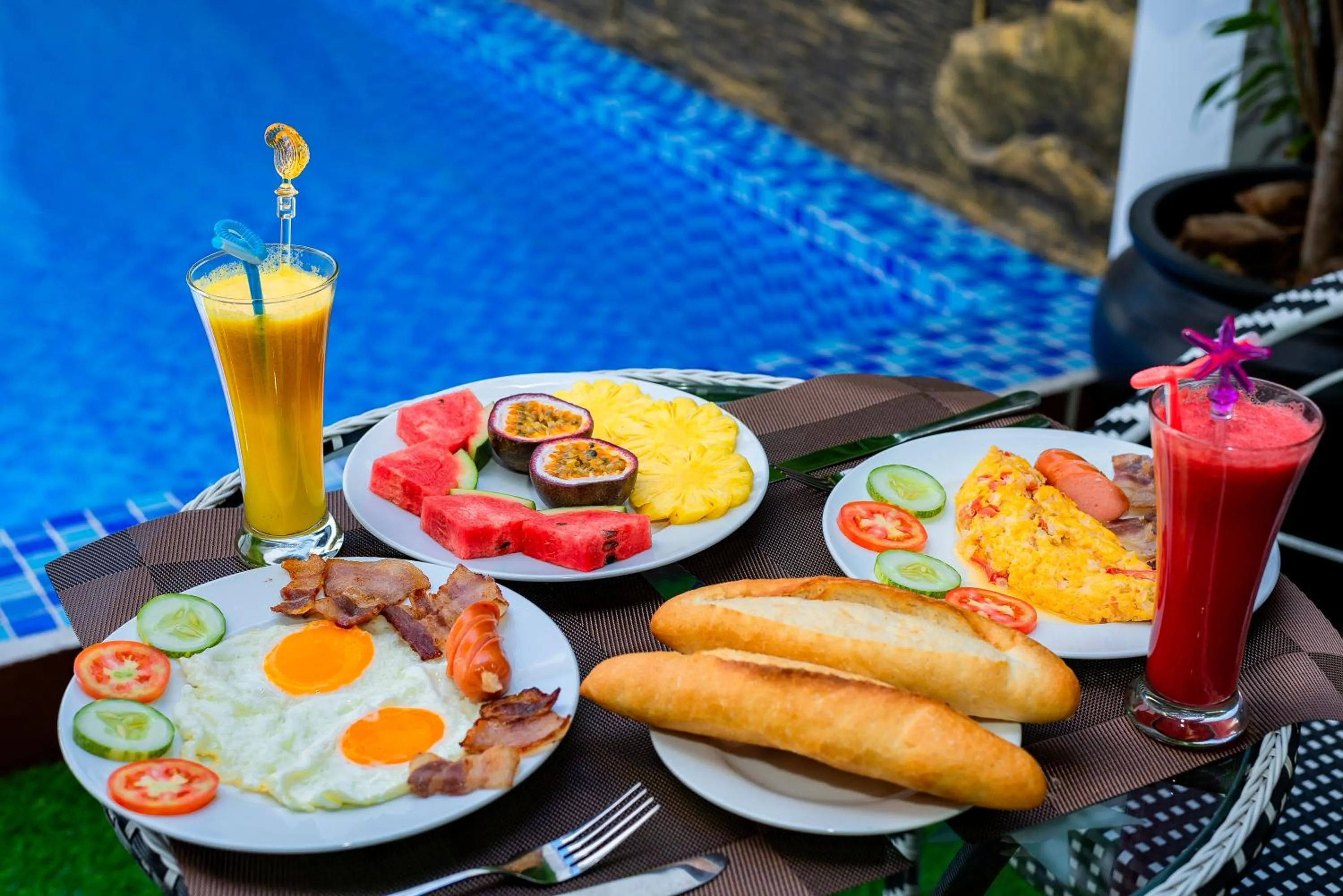 Food and drinks in Green Hill Hotel